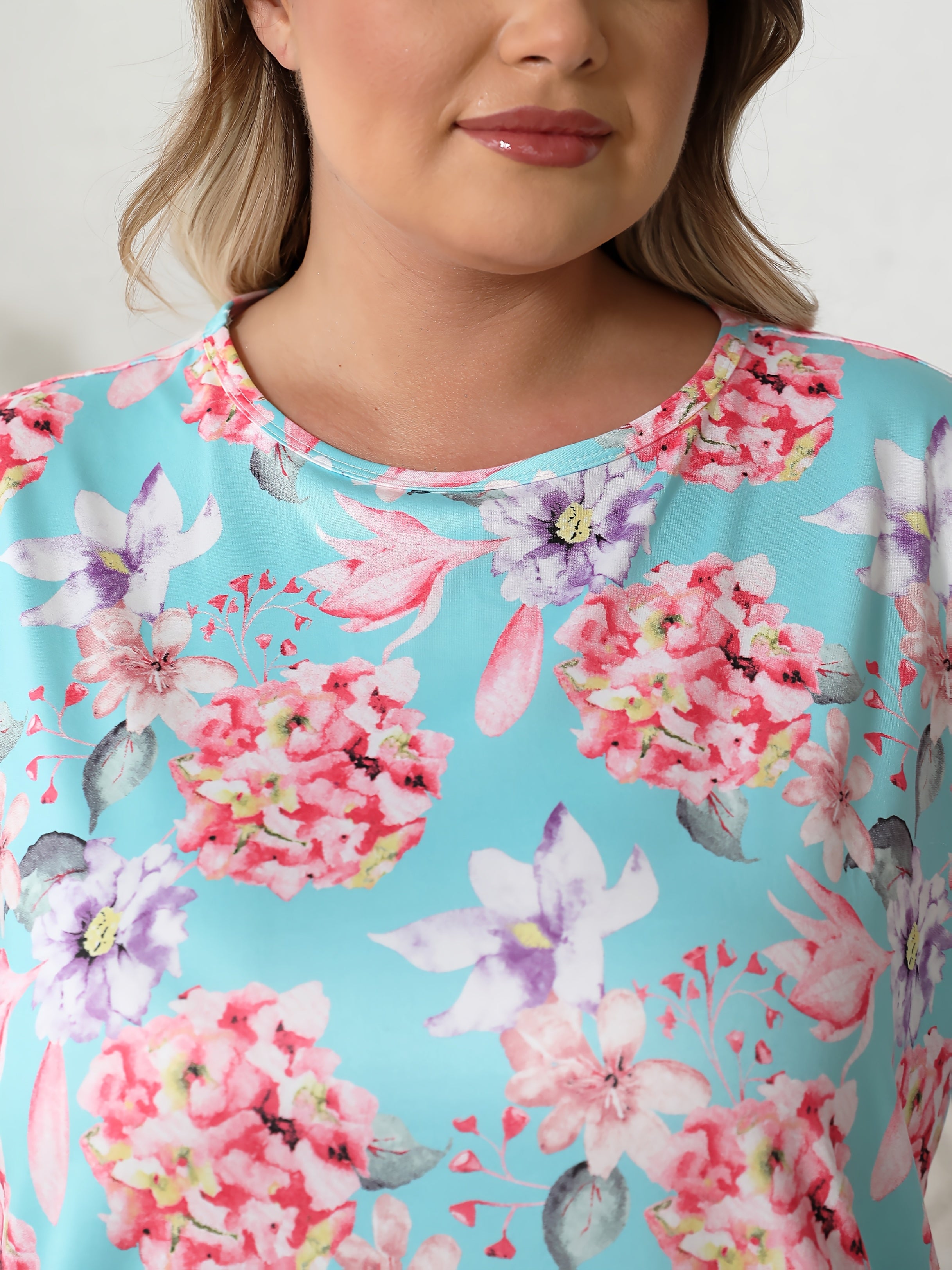 Plus-Size Floral Print Short-Sleeve and Three-Quarter Loungewear Set Comfortable