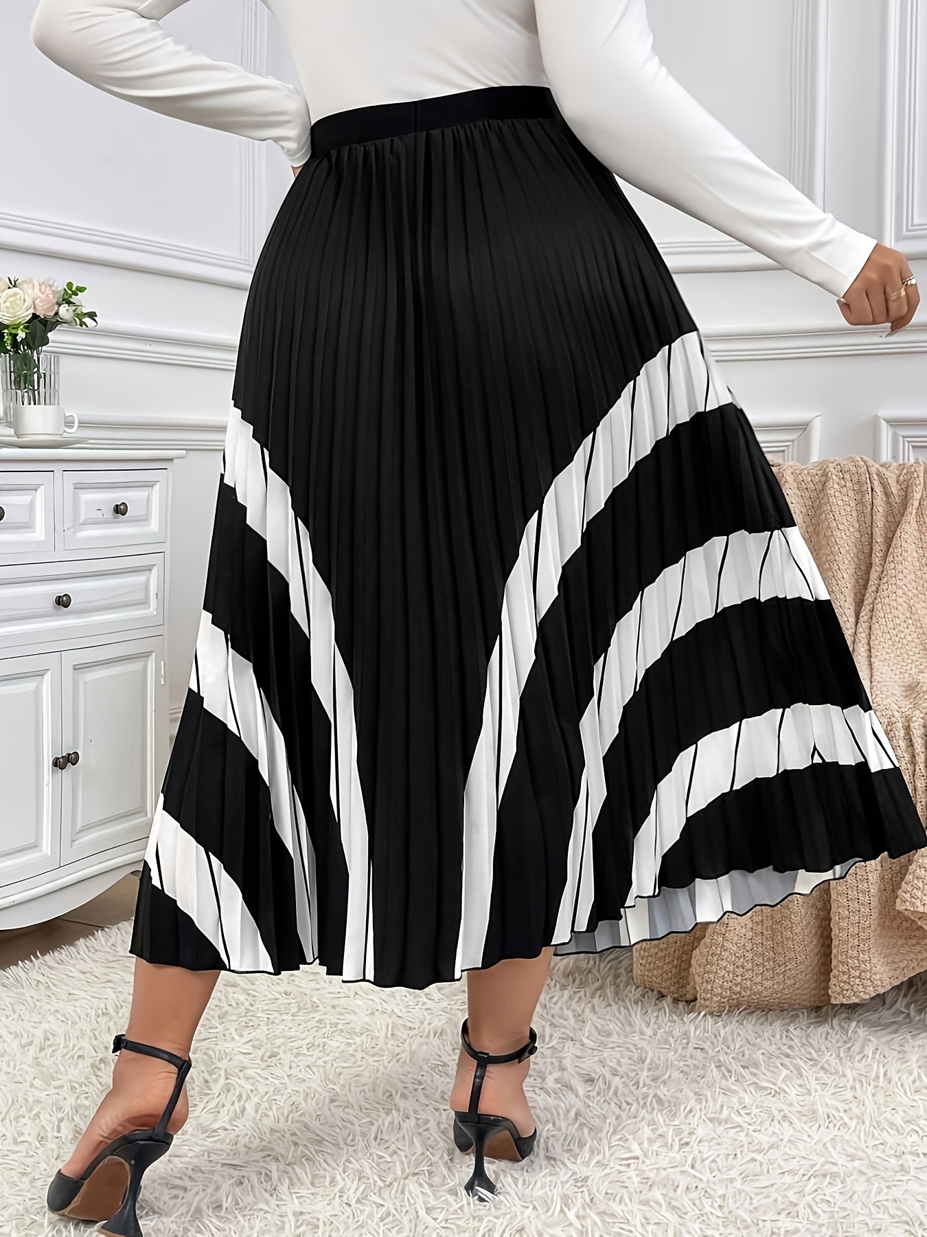 Plus Size Pleated Midi Skirt Geometric Pattern Black White All-Season