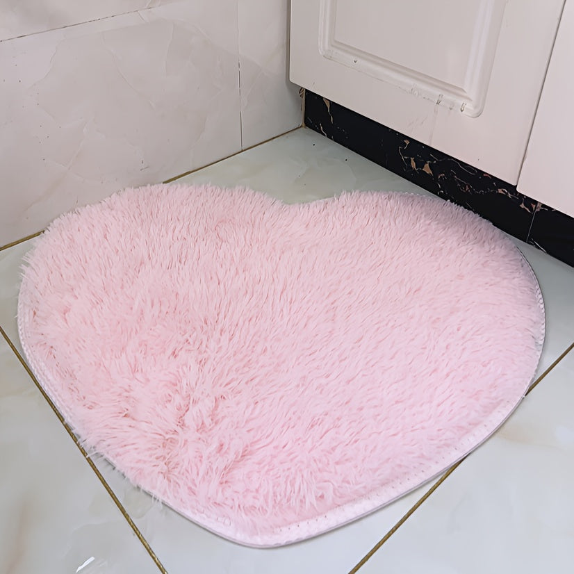 Sevgi kuni, uyimizdagi yotoq xonasi ipak sochli gilam va tatami polida qulay ko'rpa bilan bezatilgan edi. Balkon plush, uzun sochli yostiq va yumshoq, pufakcha yurak shaklidagi gilamga qarab turardi.