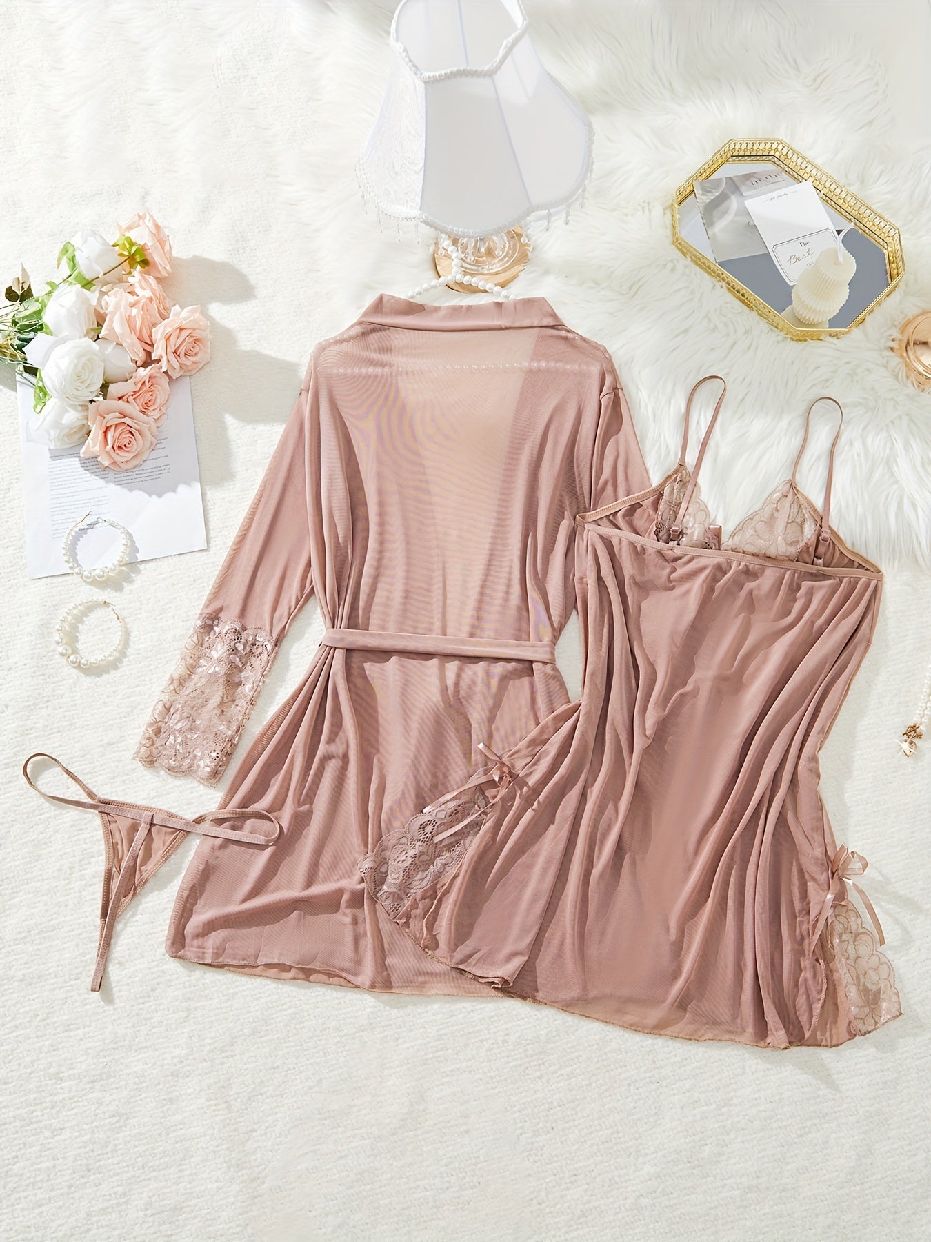 Ayollar uchun sexy dantel chemise tunika, polyester to'qima bilan bog'ich detali, bir xil rangda. 95% polyester va 5% elastan bilan qulay uyqu kiyimi.