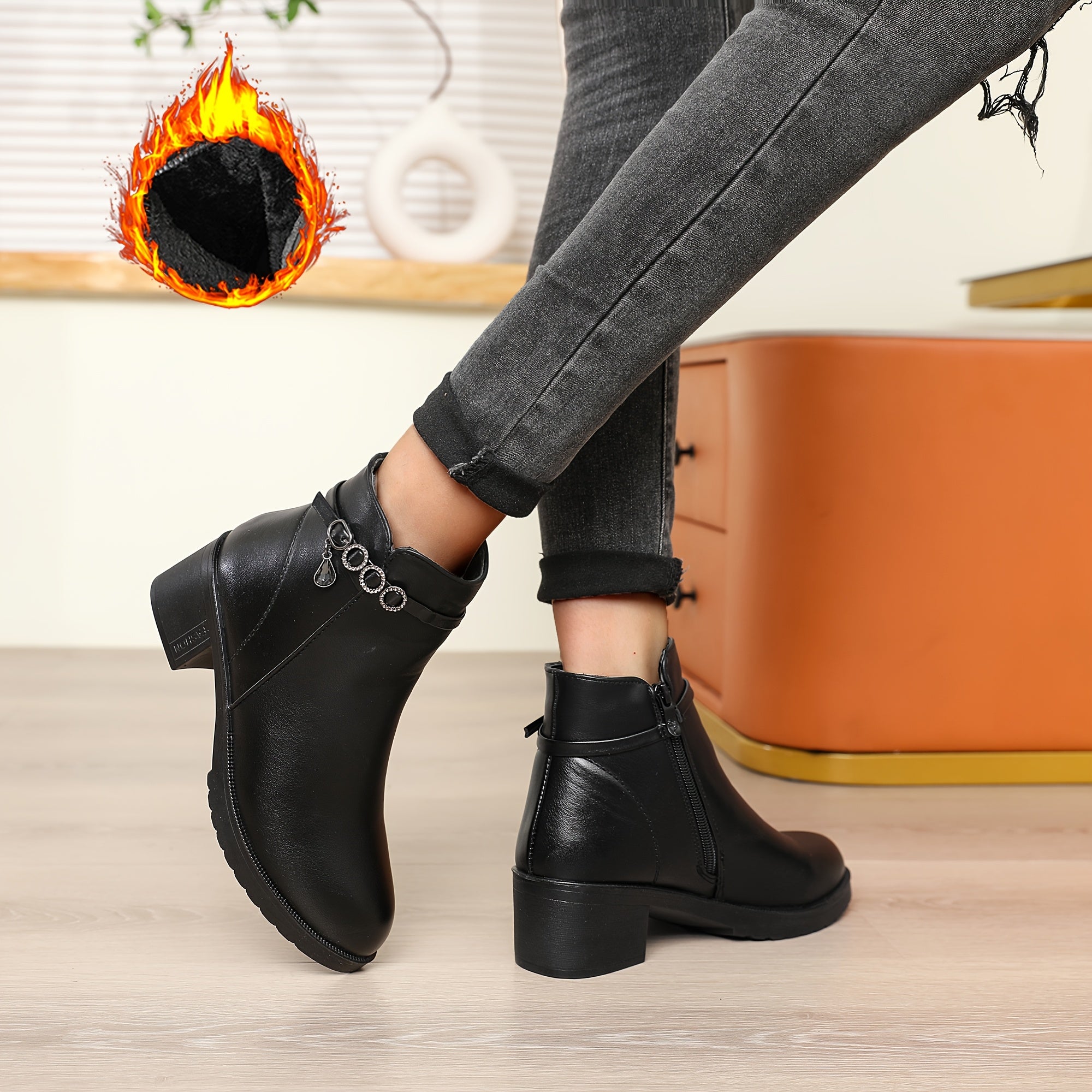 Женские ботинки на меху с утеплителем по щиколотку и массивной каблуком, противоскользящая боковая молния