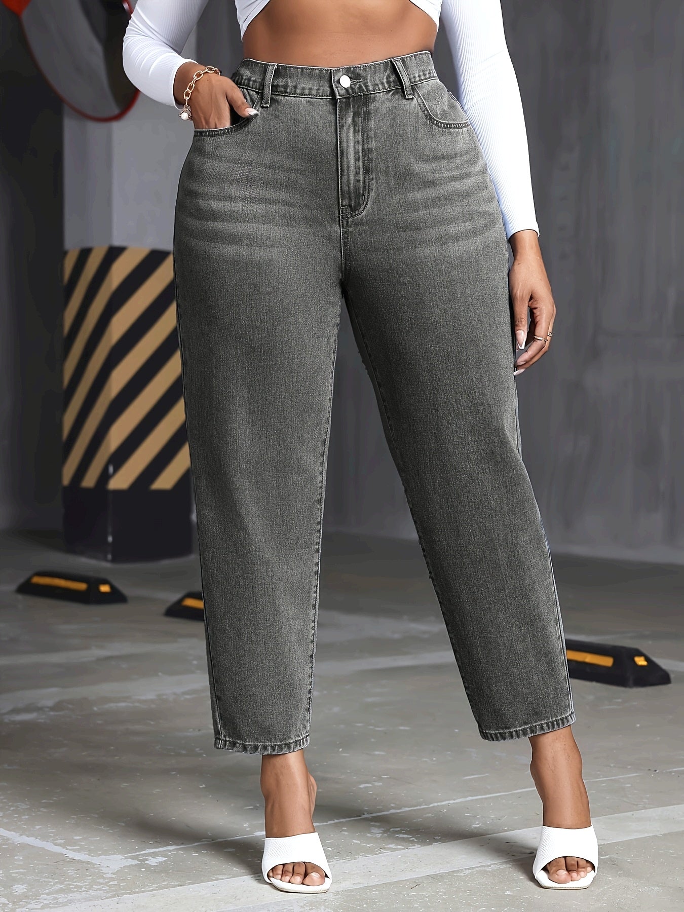 Plus Size Women's Tapered Jeans High Waisted Light Blue Denim