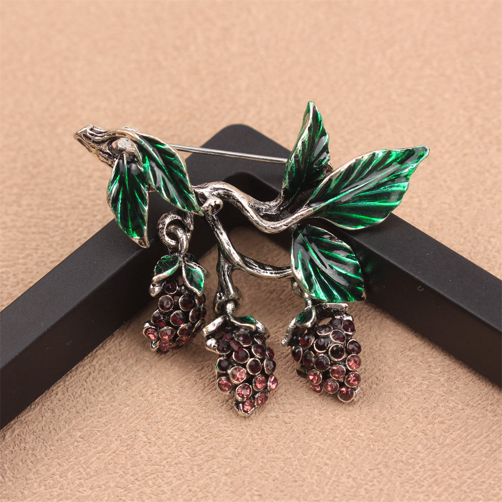 Mulberry mevali broshlar rhinestones bilan kiyinganlar uchun kiyinganlar uchun sumkalar, shlyapa, zargarlik buyumlari