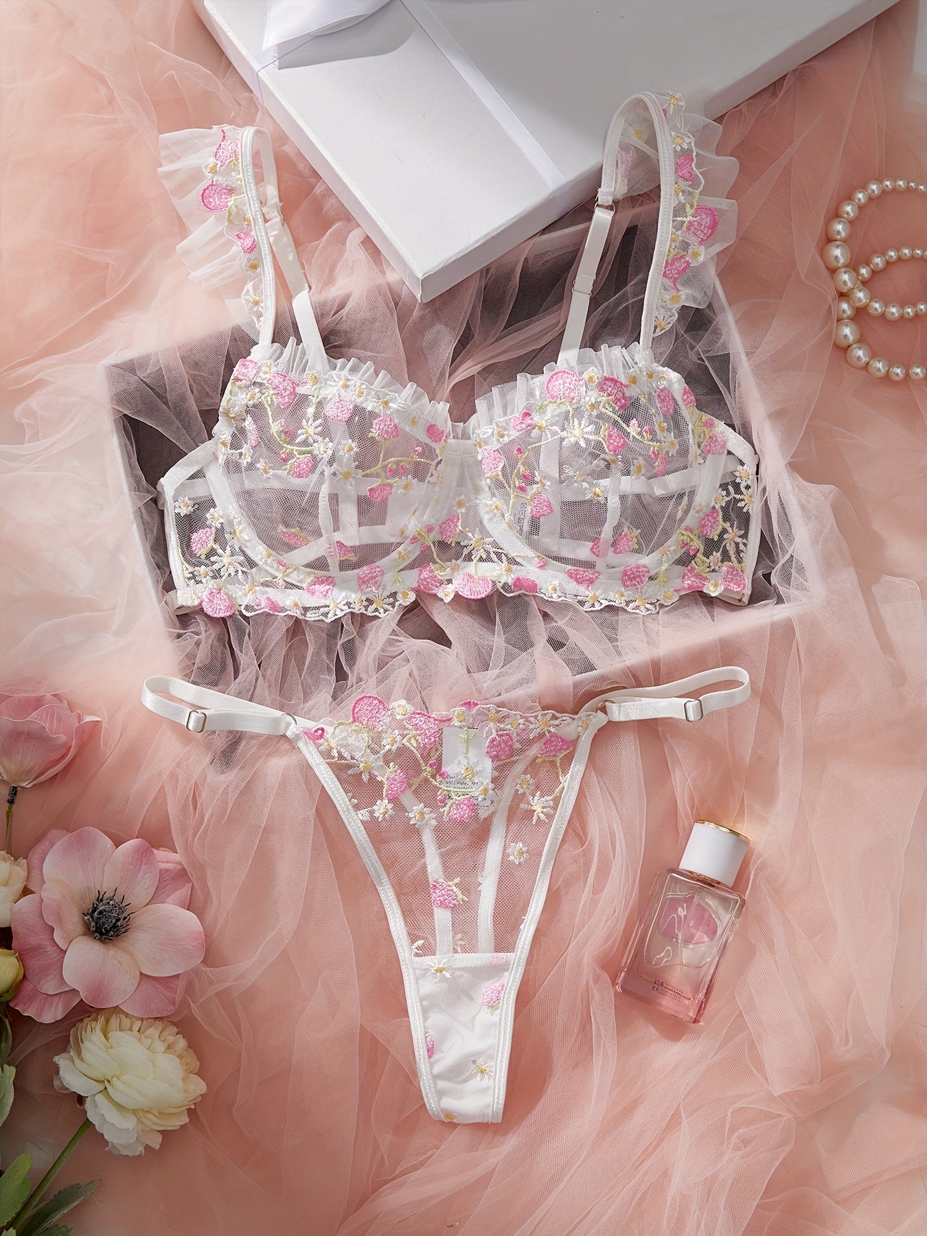 Women's Flower Design Lingerie Set with Bra and Thong for Sexy Underwear