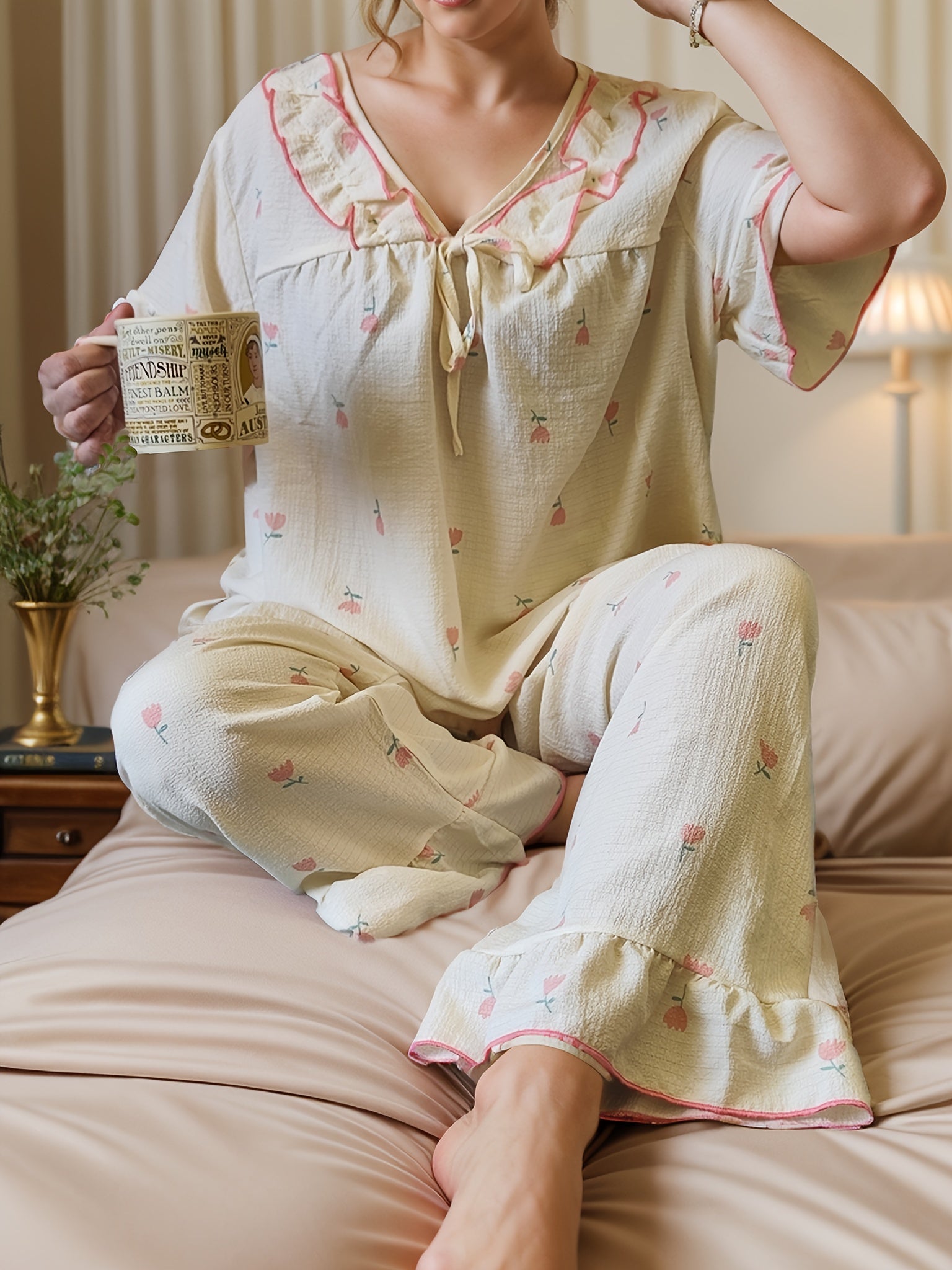 Women's Floral Printed Pajama Set Large Size with Long Pants and Short Sleeves