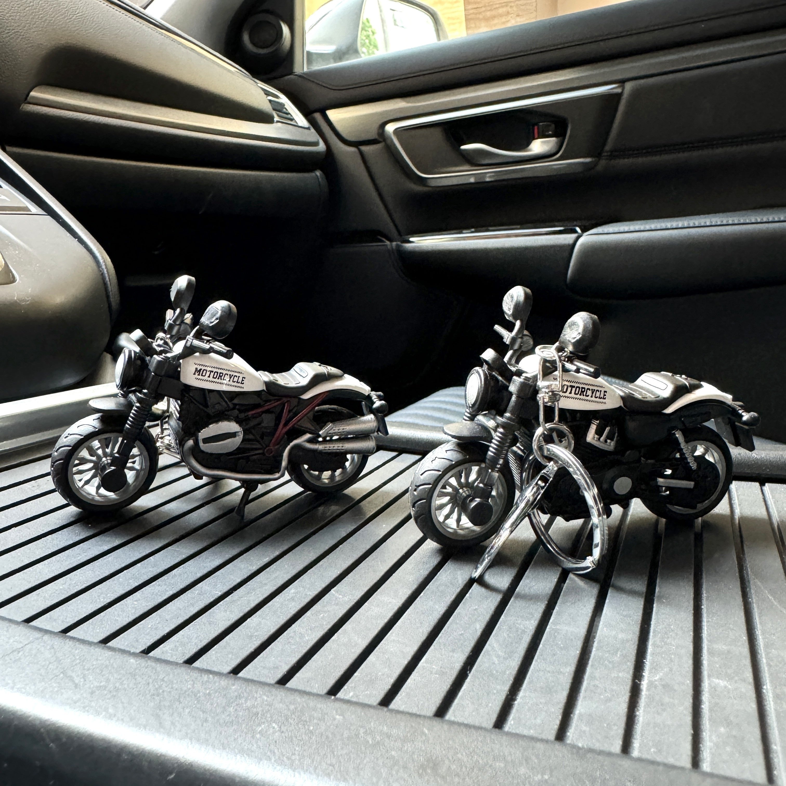 Mini Motorcycle Model Car Keychain Trendy Key Holder Stylish Keyring for Men Women