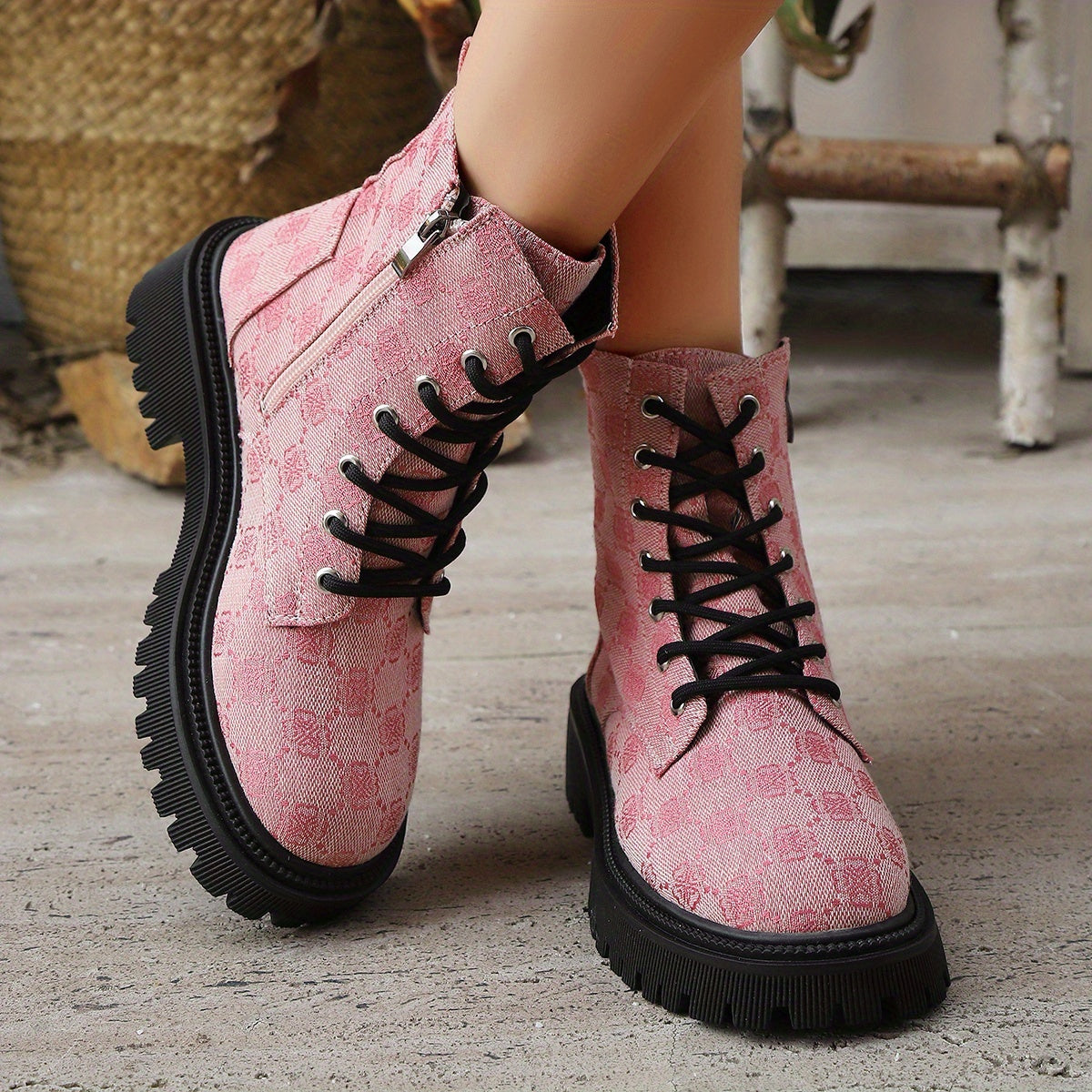 Ayollar uchun tizza yuqori poyabzal, lentalar bilan yopiladigan, sirpanishga qarshi TPR taglikli, yostiqlangan, qora, barcha mavsumlar uchun