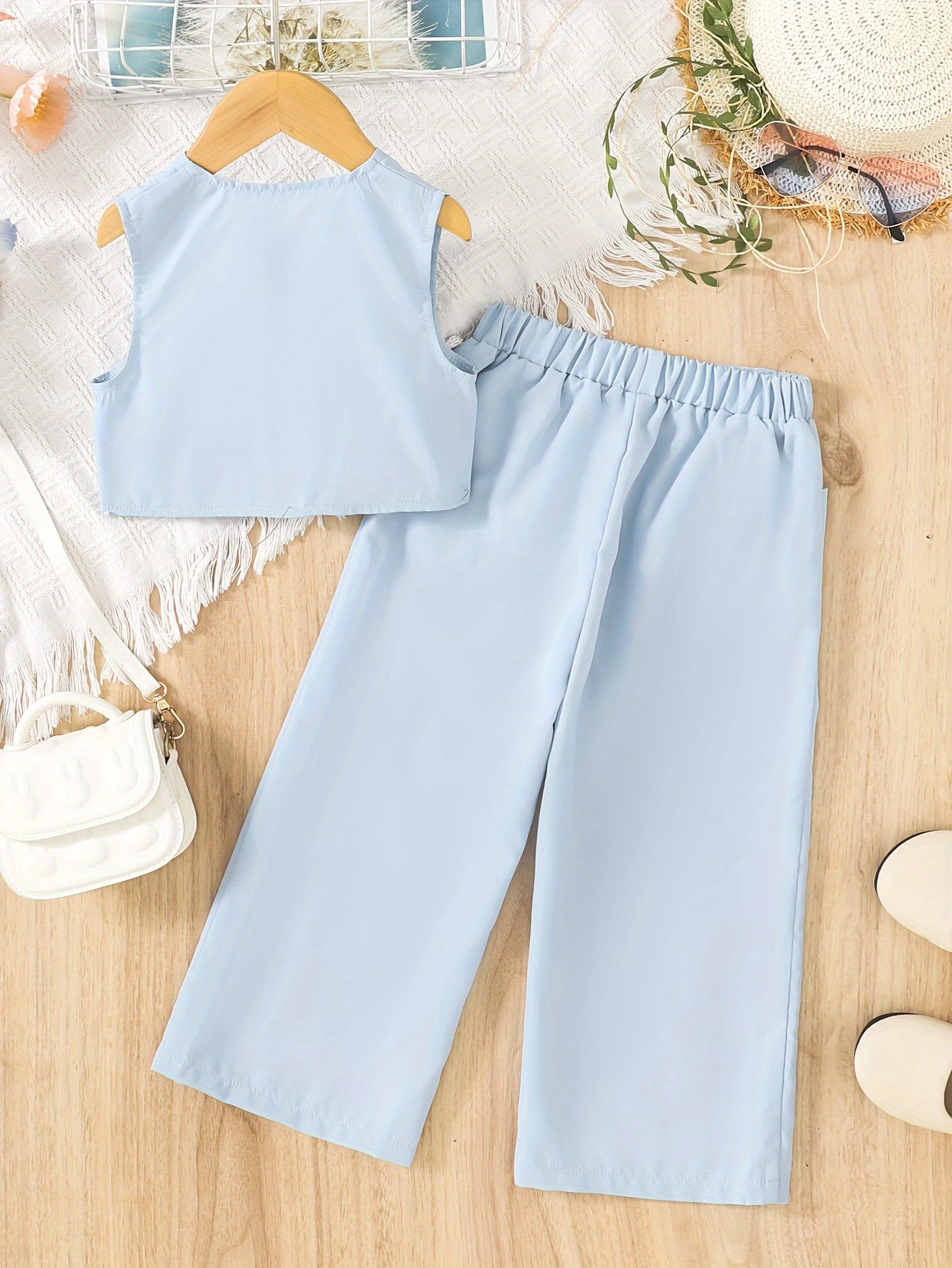 Девочкиный комплект из полиэстера: безрукавка с V-образным вырезом и брюки с эластичным поясом, повседневный стиль