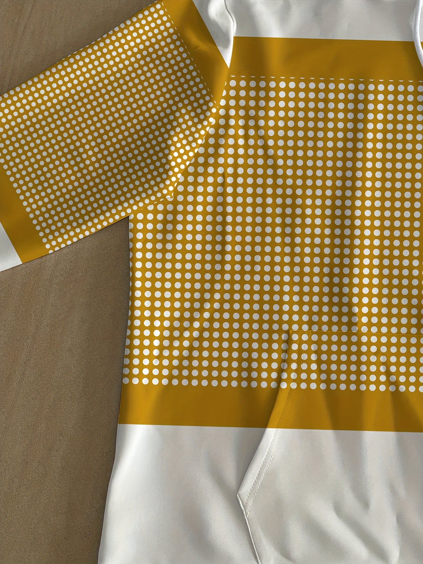 Erkaklar uchun raqamli bosma kapüşonli sviter, polyester matodan, uzun yenglar, ozgina cho'zilish, naqshli dizayn va katta o'lchamlarda mavjud.