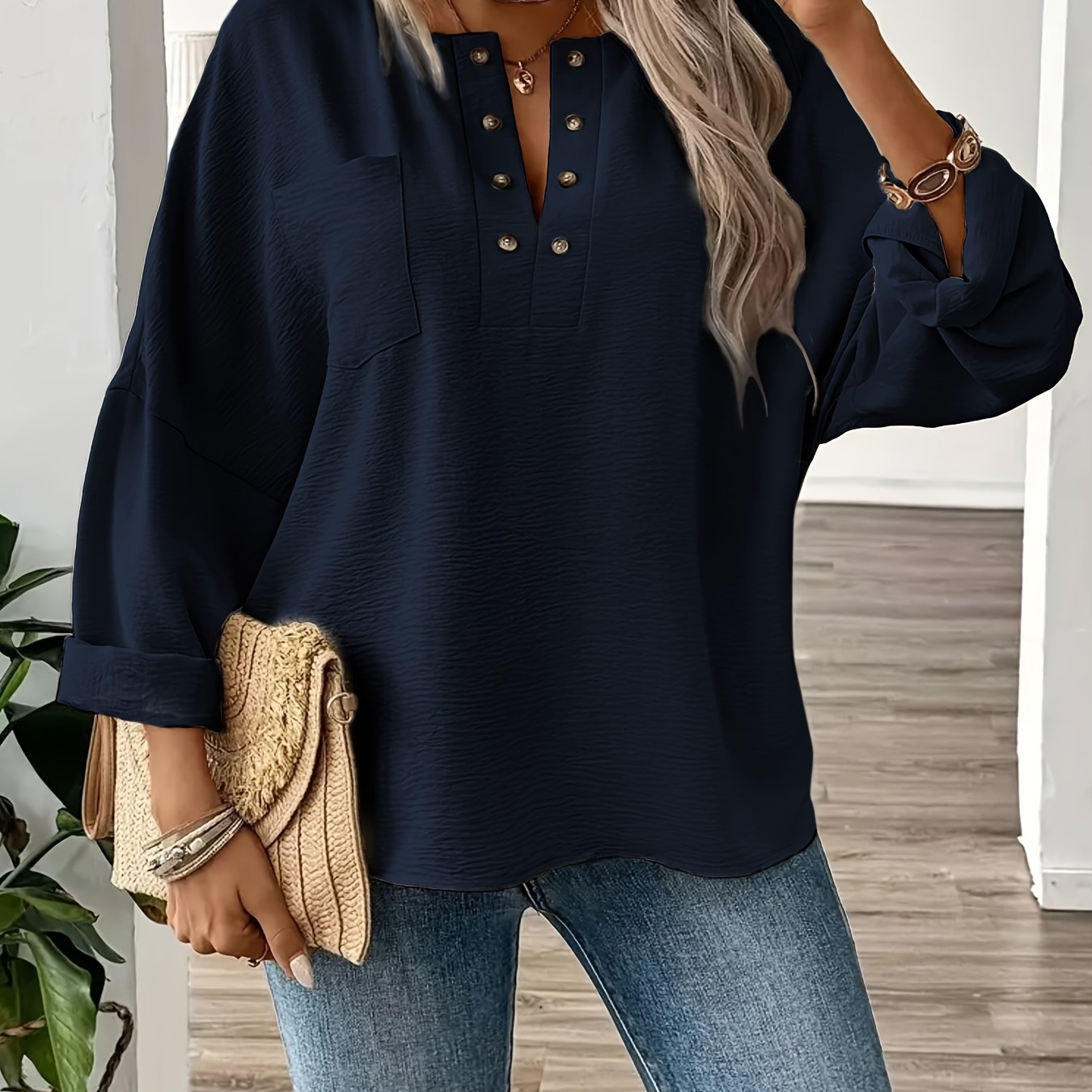 Women's Large Size Long Sleeve Woven Shirt for Spring and Fall