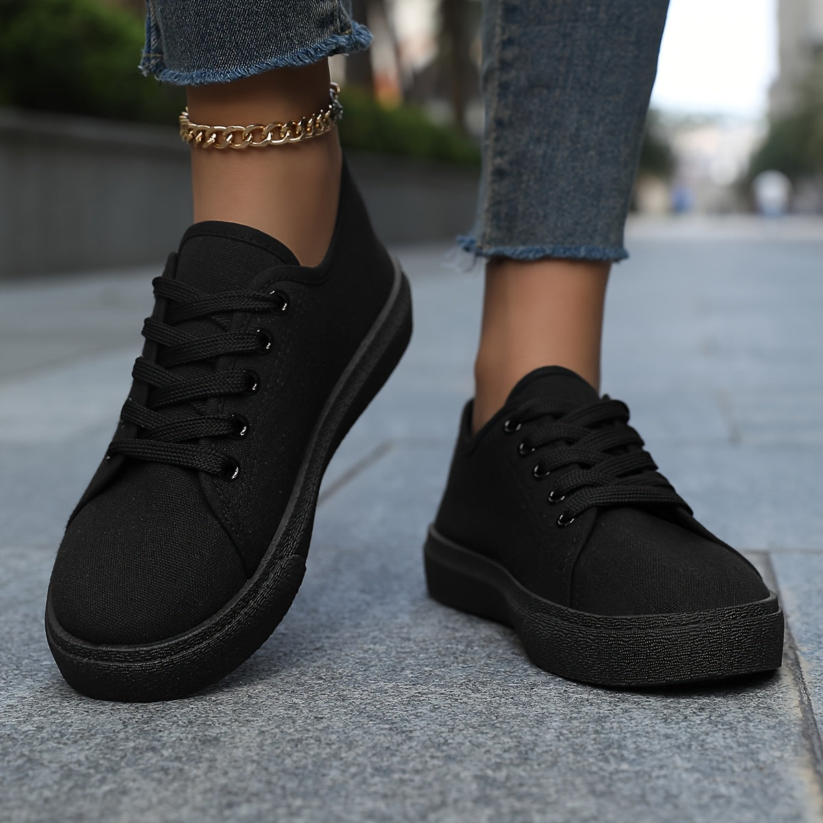 Zapatillas de skate casual ligeras para mujer en negro y blanco