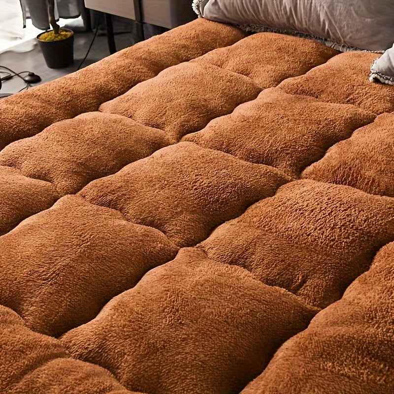 Ushbu qulay fleece matras silvery-gray lamb fleece tashqi qoplamiga ega bo'lib, ichki qismi bir rangli liningsiz, kuz va qish mavsumlarida foydalanish uchun ideal. Yotoqxonalar va balkonlar uchun mos bo'lib, bu matras albatta o'ylangan va iliq bo'ladi.