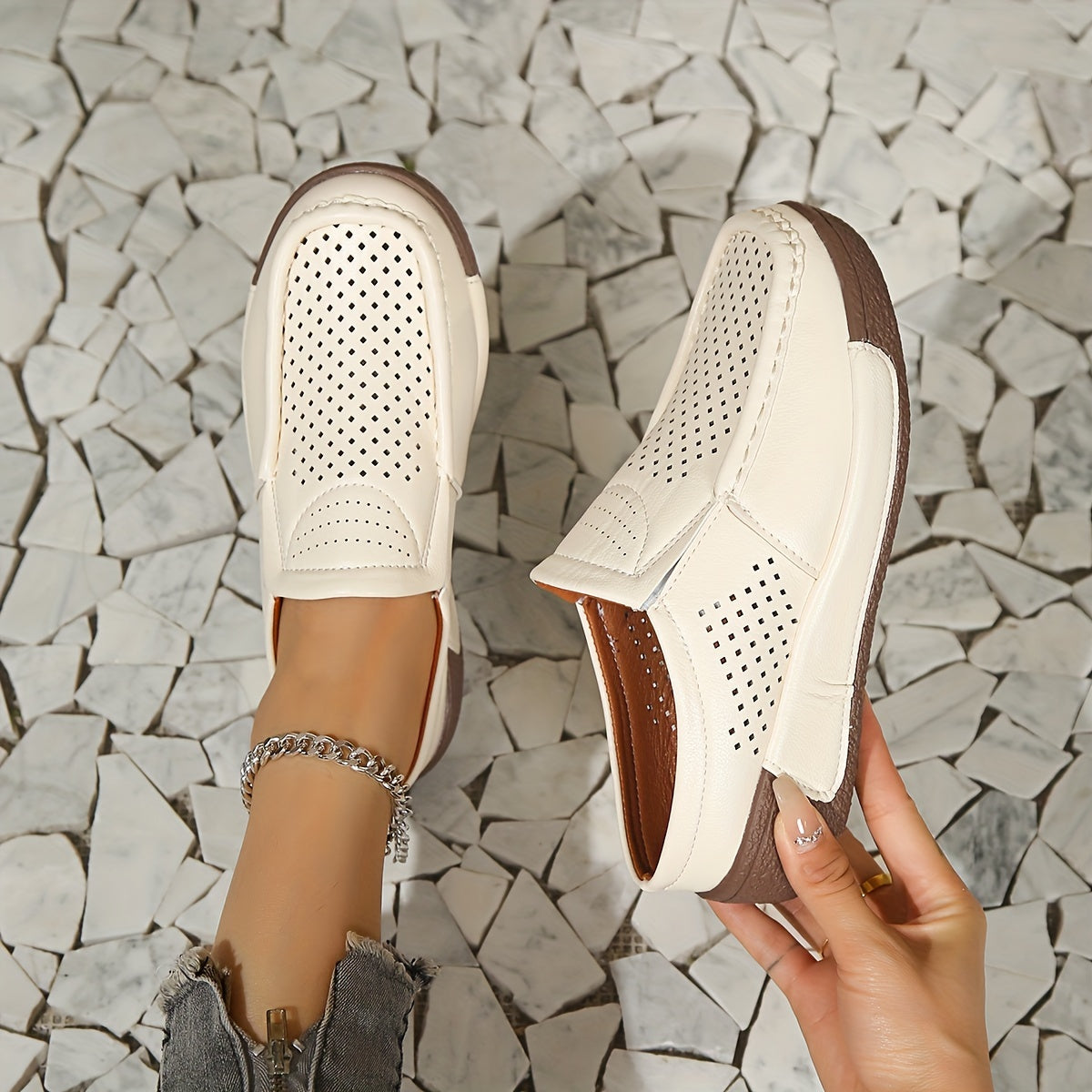 Women's Flat Mules Solid Color Casual Hollow Out Platform Shoes