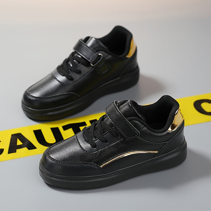 O'g'il bolalar uchun tasodifiy, qulay pastki krossovkalar, barcha mavsumlar uchun ideal, sirpanmaydigan tagliklar bilan.