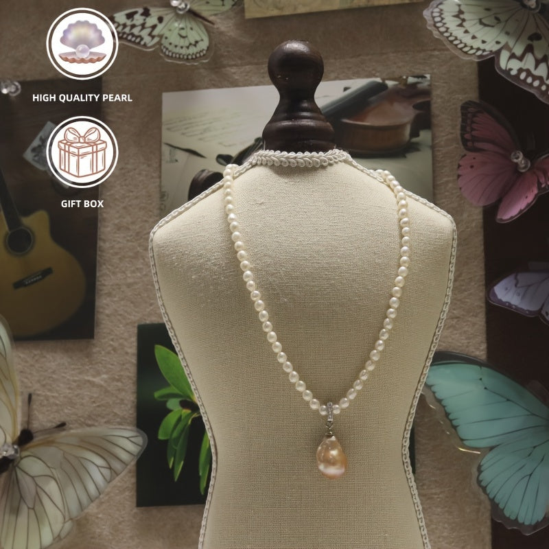 Vintage uslubidagi katta shirin suv marvaridli pandent, zamonaviy Barokko dizaynlaridan ilhomlangan, ajratib olinadigan va DIY zargarlik yaratishda ko'p qirrali. Har qanday tadbir uchun mukammal sovg'a g'oyasi.