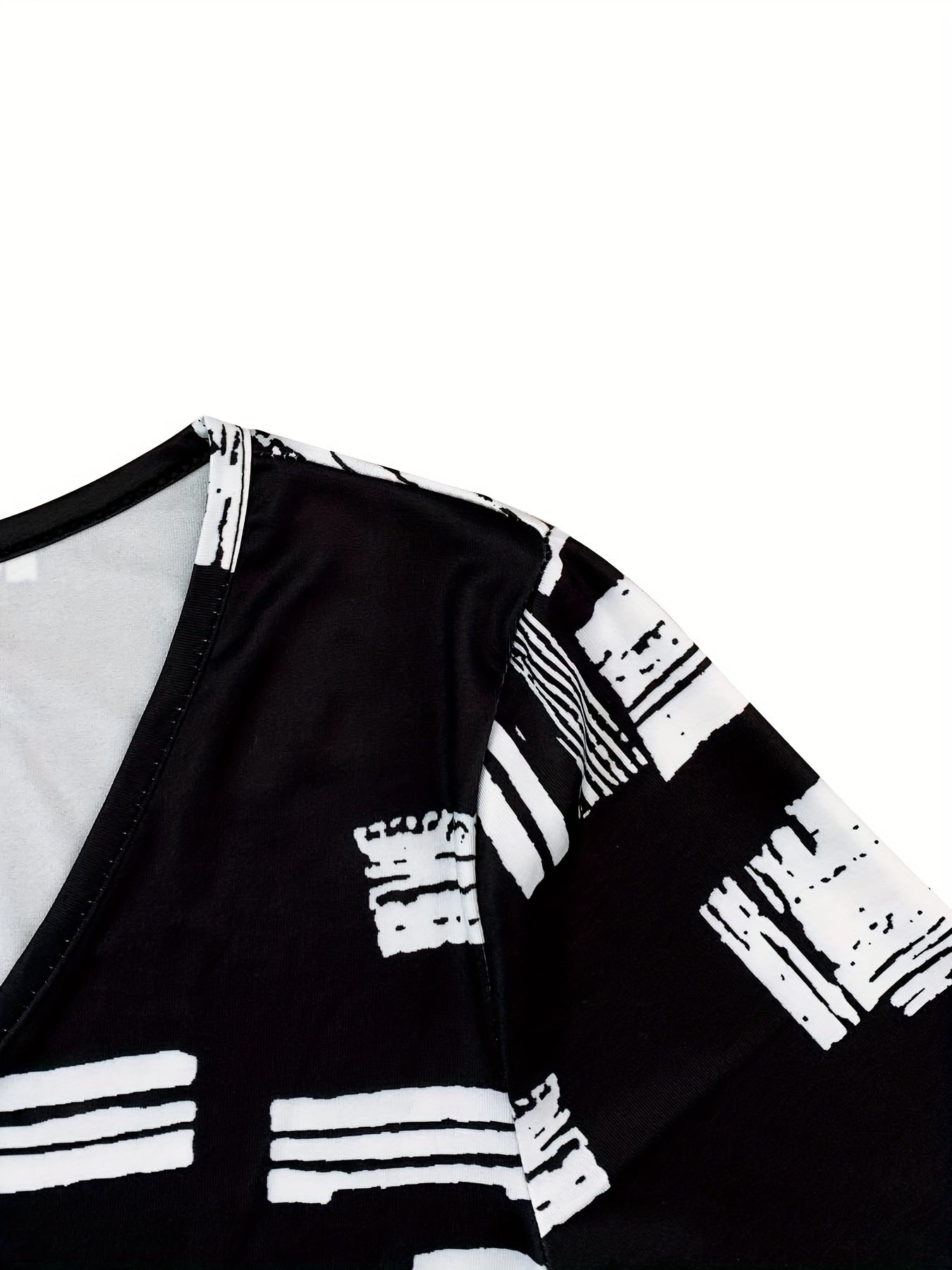 Plus Size Long Sleeve Crew Neck Dress with Pockets Patchwork Knit Fabric All-Season