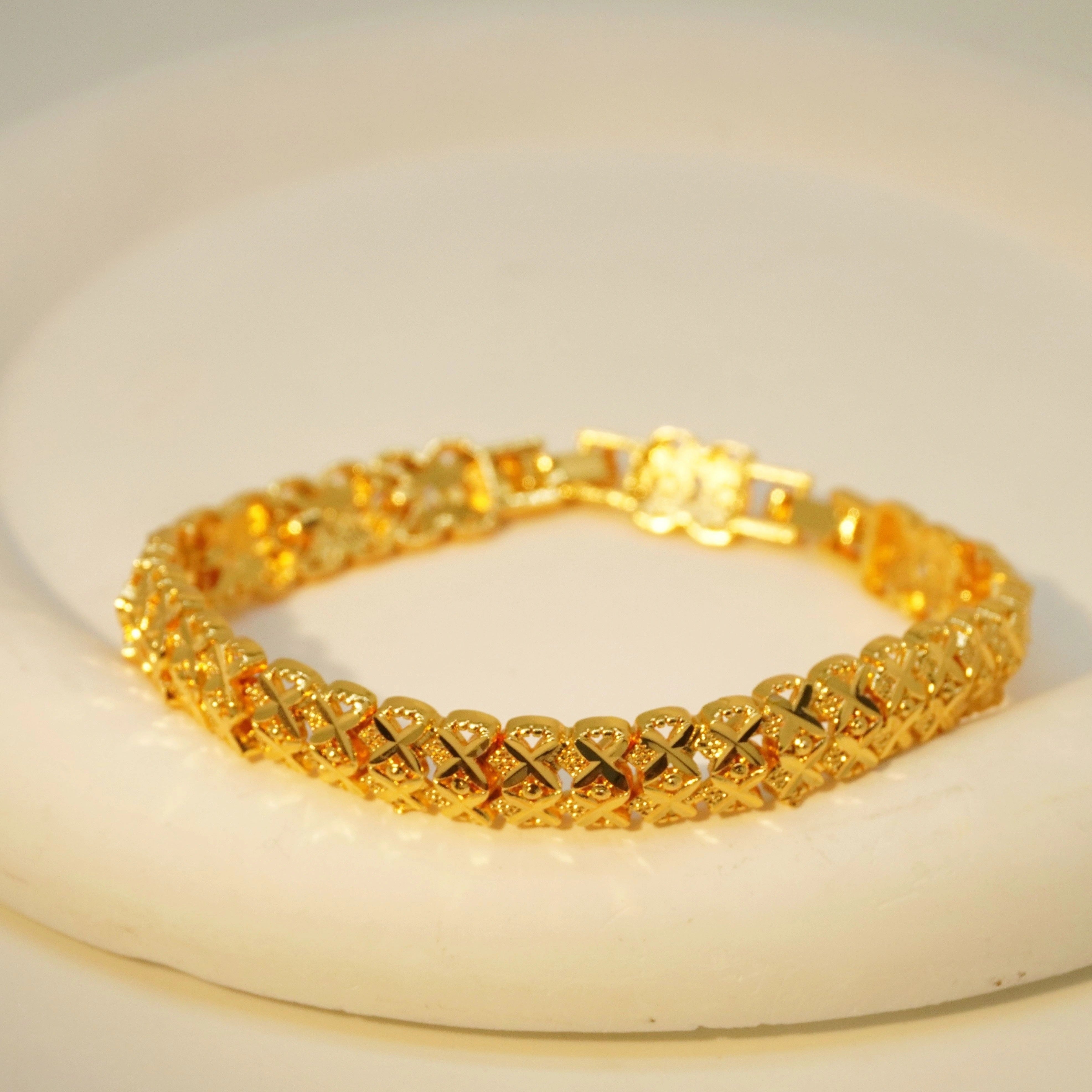 Women’s Heart-Themed Arab Style Copper Charm Bracelet 24K Gold Plated Daily Wear Gift