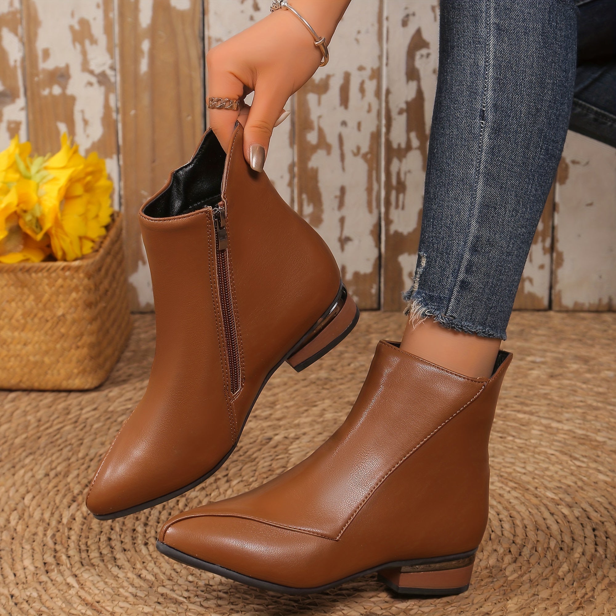 Women's Solid Color Elegant Boots Side Zipper Chunky Heels Point Toe