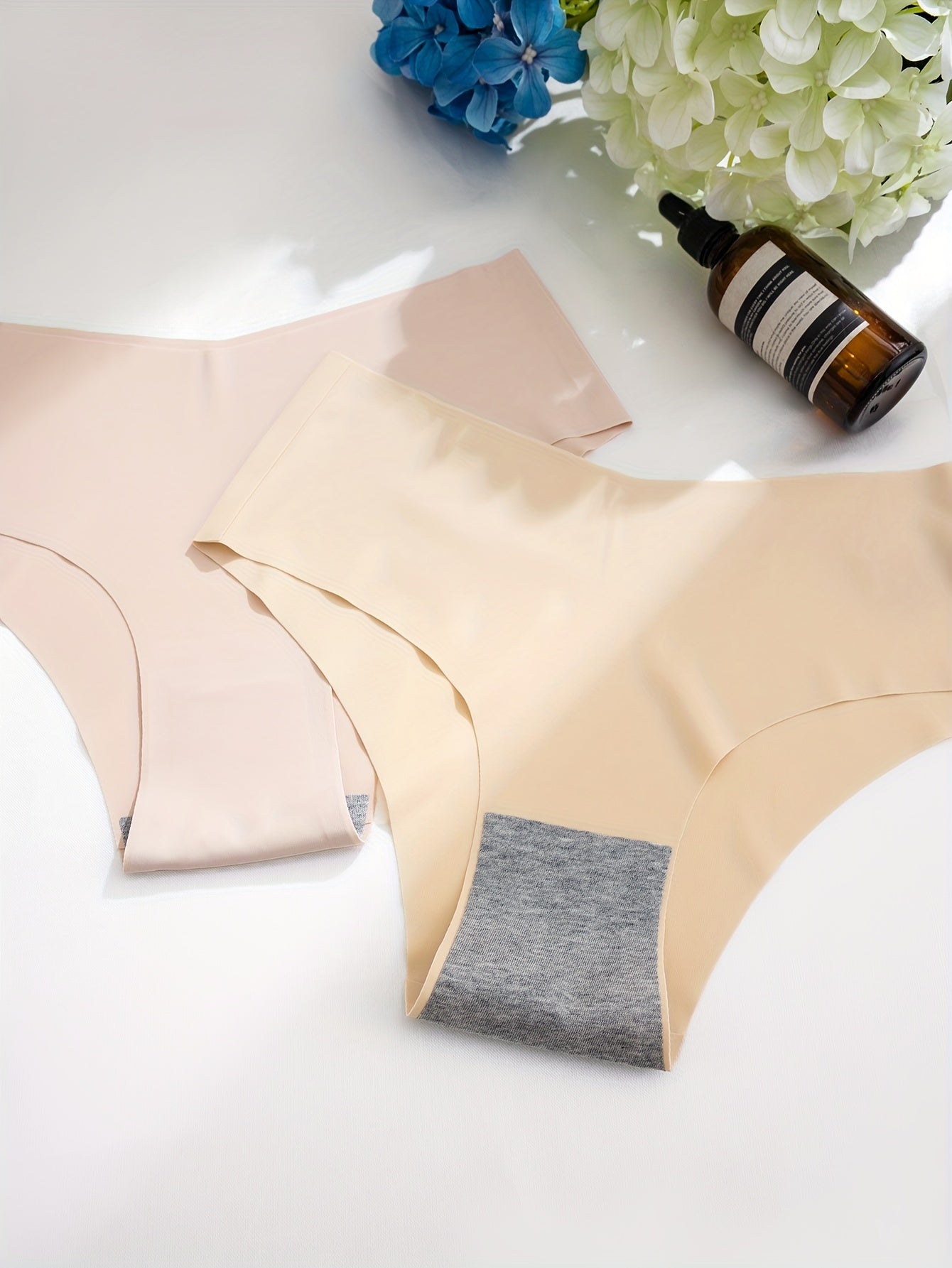 Women's Seamless Stretchy Panties Comfortable Lingerie Simple Style