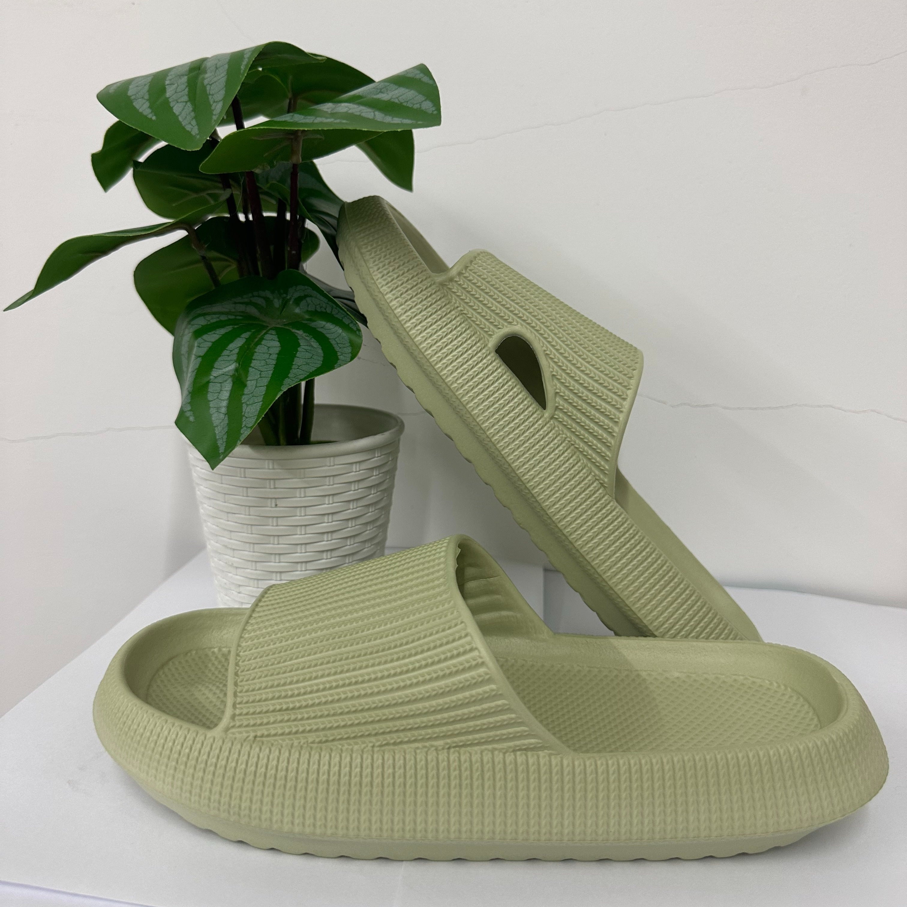 Женские шлепанцы однотонные, повседневные, с мягкой подошвой, для душа