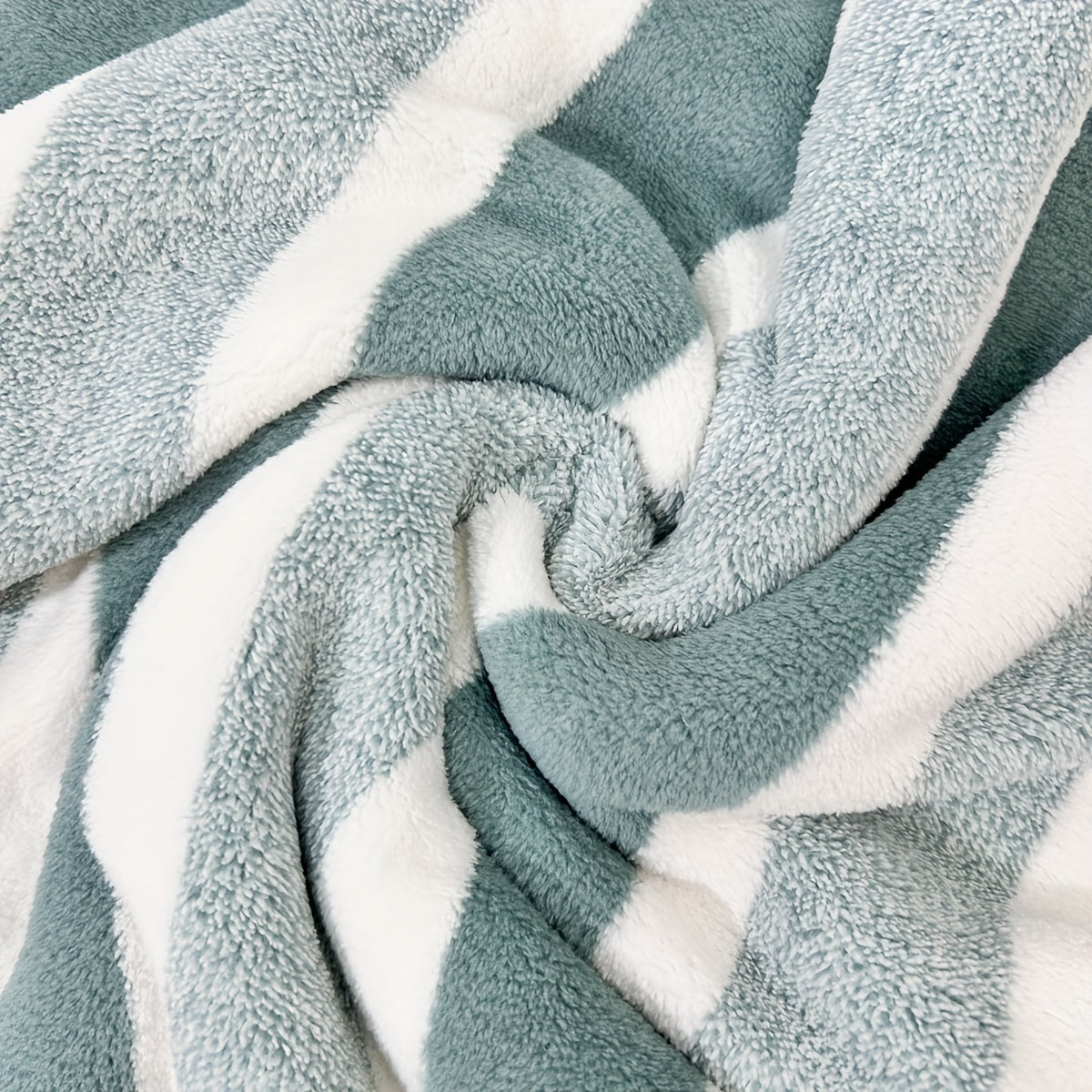 Большой квадратный набор полотенец из 12 штук, 29,97 см * 29,97 см, ультра экономичный, супер впитывающий и быстро сохнущий, с удаляющими пятна свойствами.