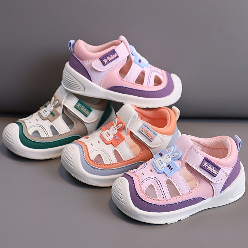 Yangi tug'ilgan o'g'il bolalar uchun yozgi nafas oladigan, sirpanmaydigan, geometriya naqshli sandal, tutqich va halqali yopilish bilan