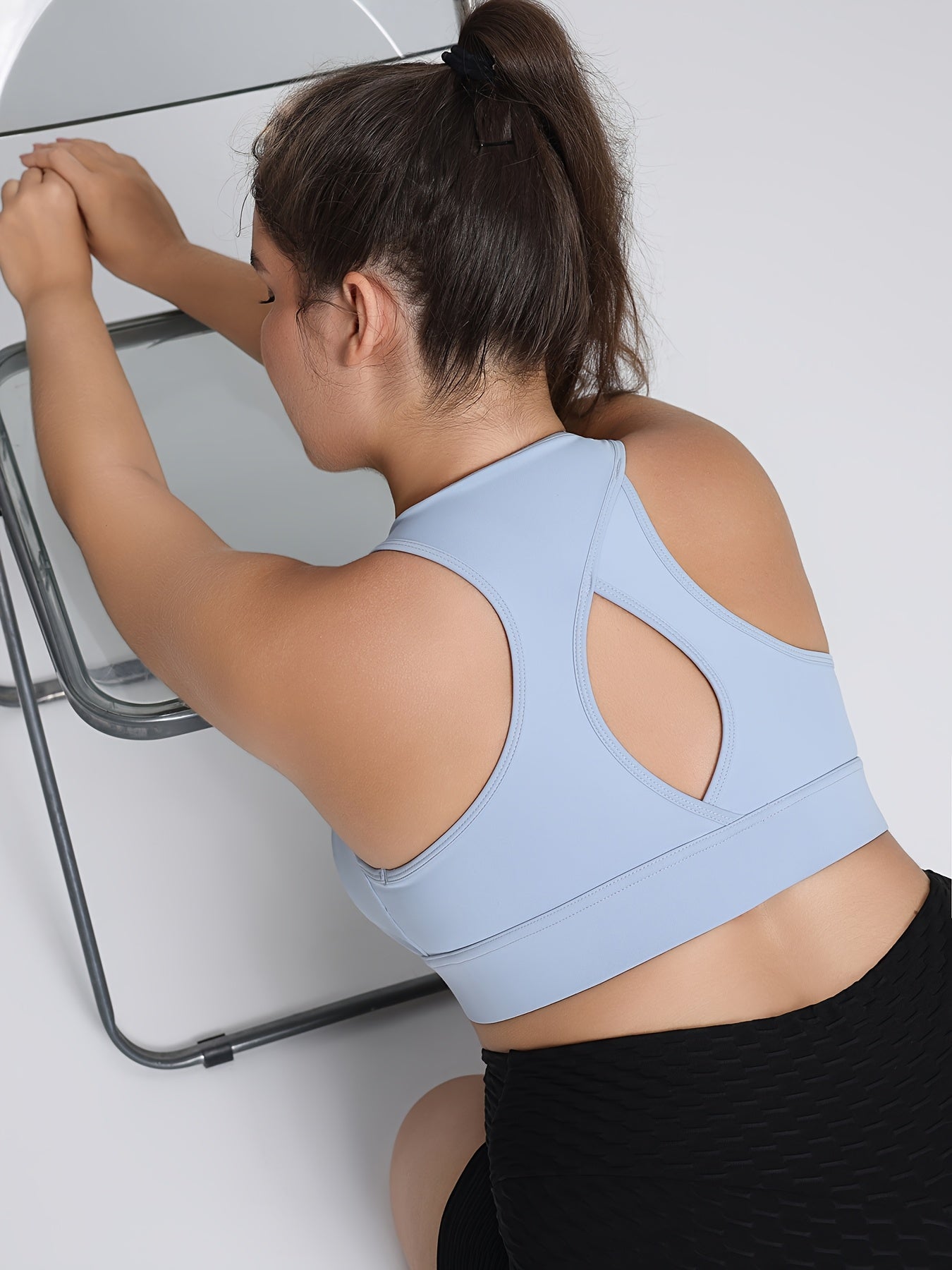 Plus Size High Support Sports Bra with Zipper Cross-Back Black