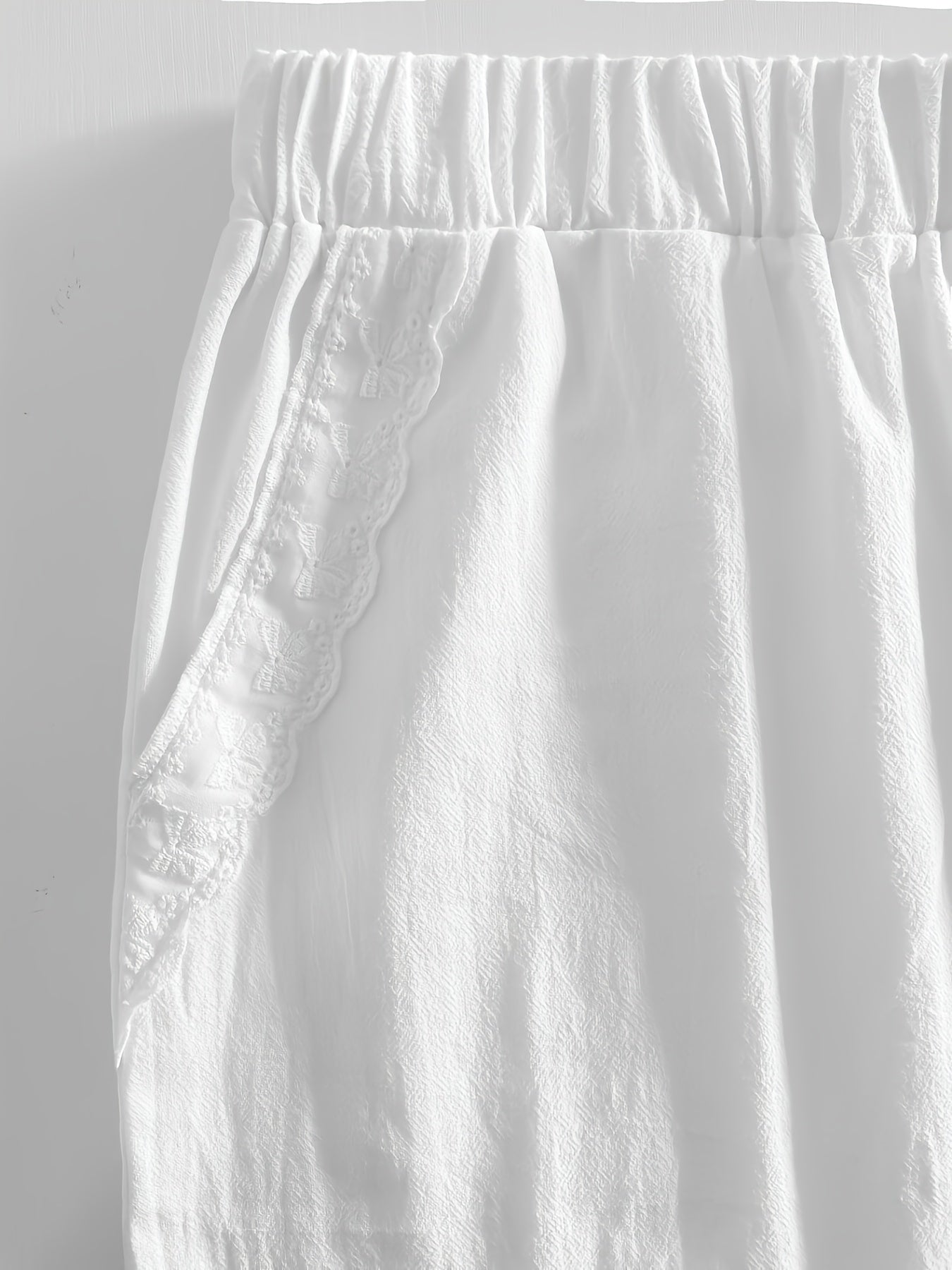 Pantalones de pierna ancha de talla grande con bolsillos con ribete de encaje, color sólido, casual, para todas las estaciones