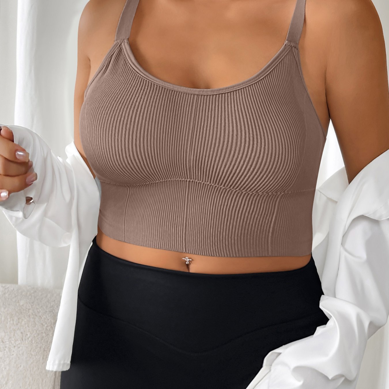 Plus o'lcham sport bra tank top to'liq rangli ribli orqa qismi bo'sh olib tashlanadigan padlar