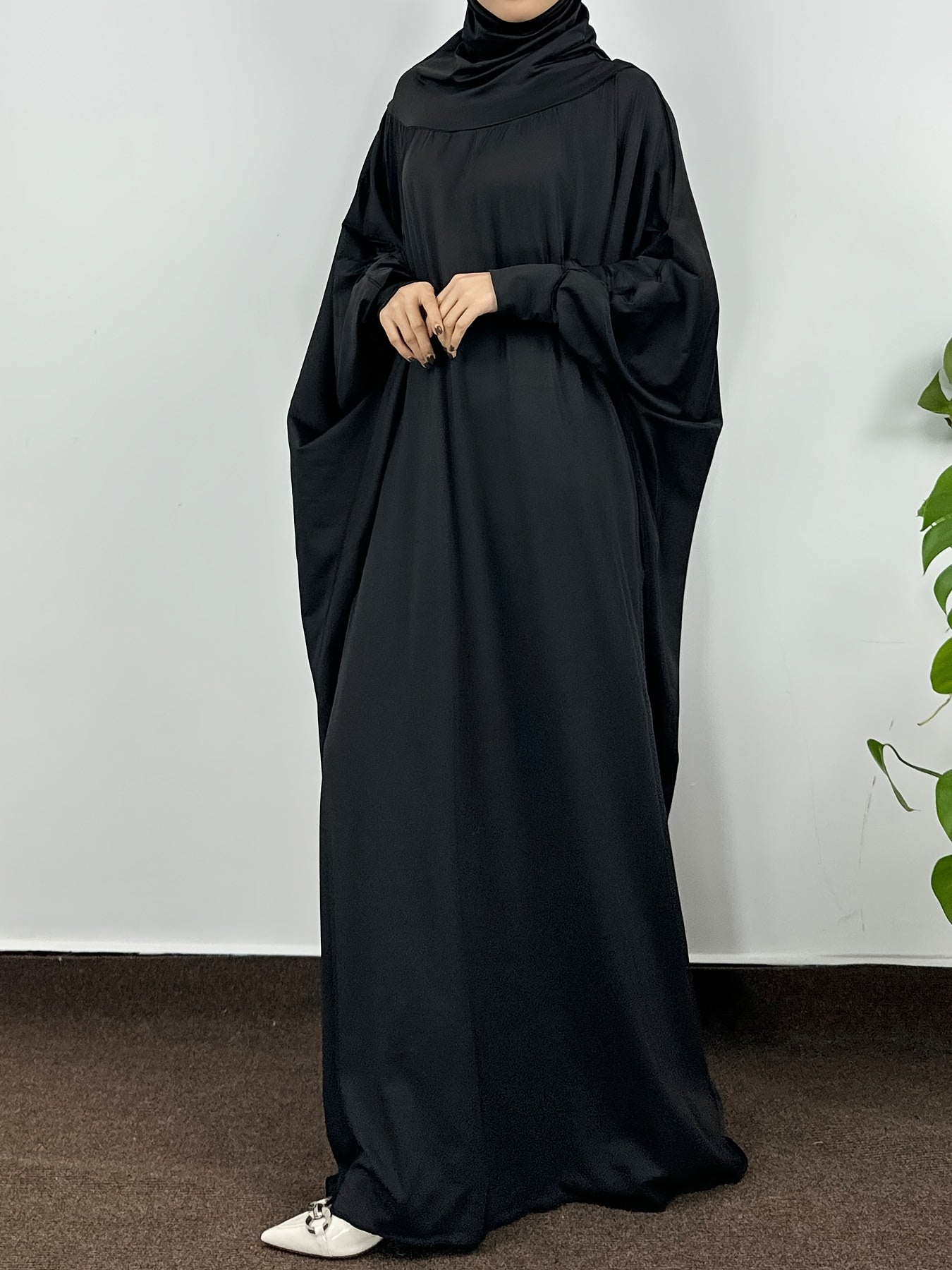 Women’s Solid Color Long Sleeve Hooded Maxi Abaya in Polyester