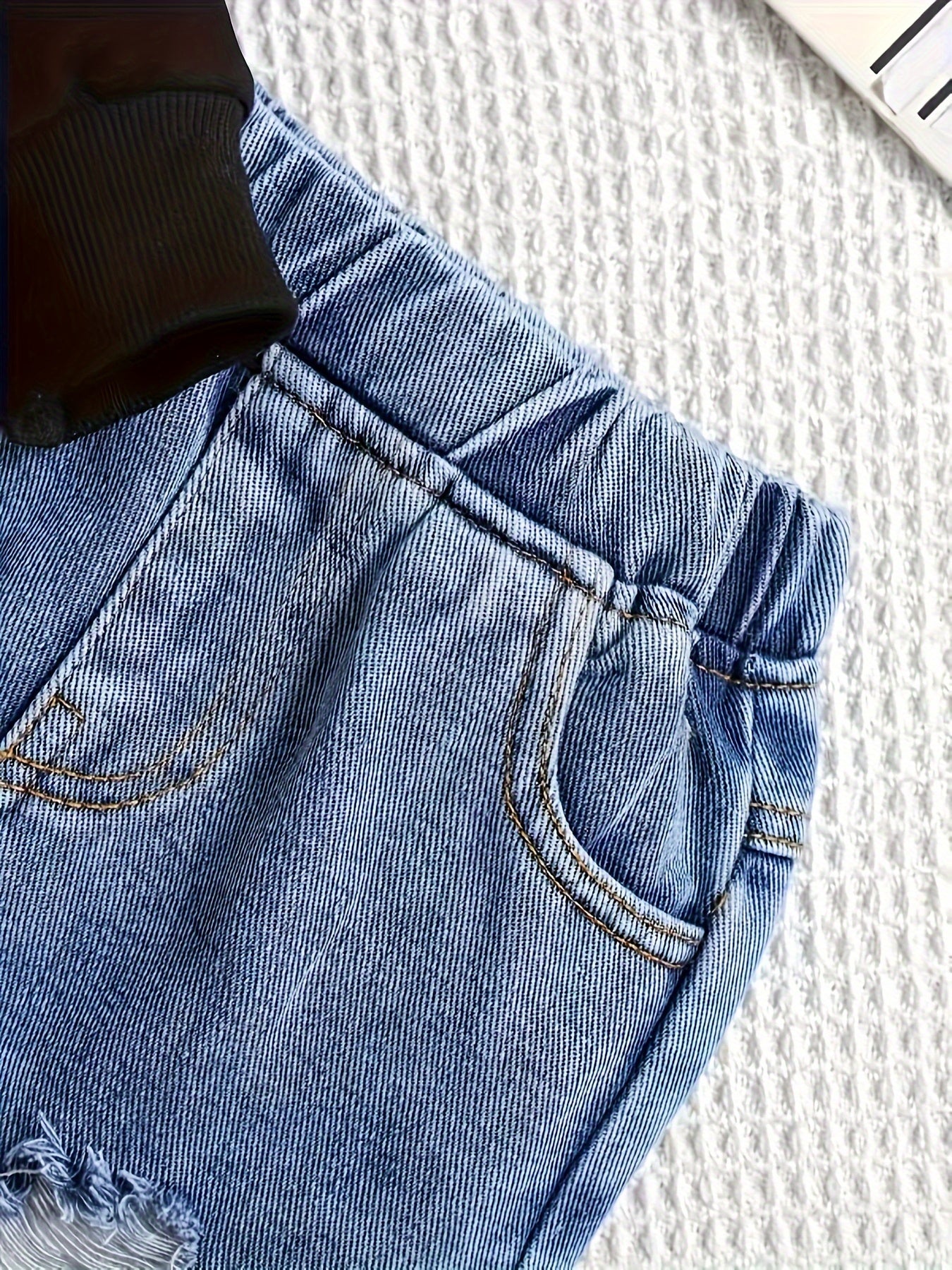 Boys' Fall Winter Casual Sweatshirt and Jeans Set with Letter Print and Stretch Fabric