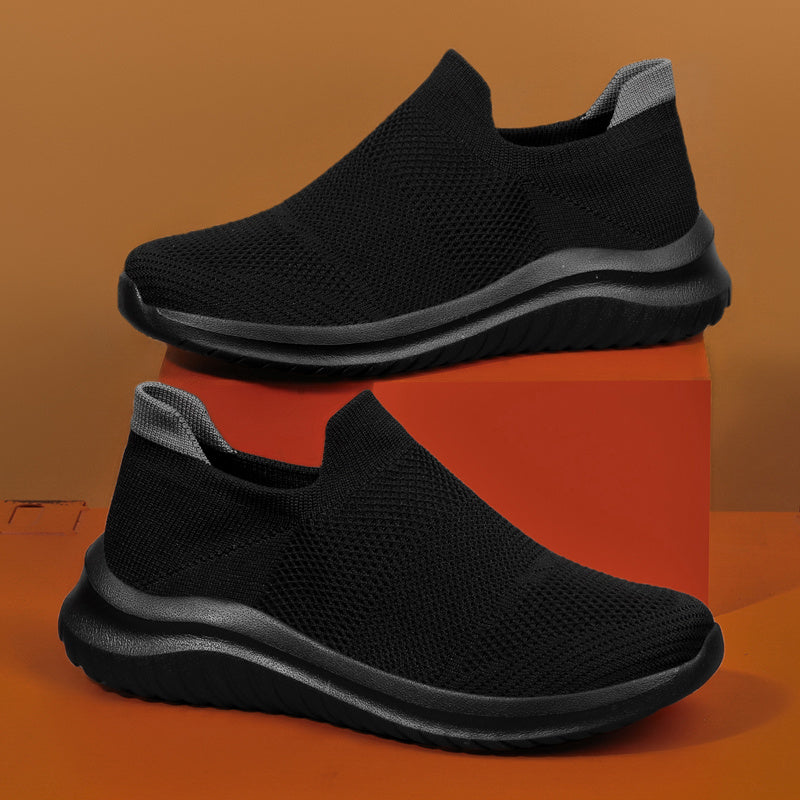 Men's Lightweight Breathable Running Shoes Fabric Slip-On Solid Color Outdoor Sneakers