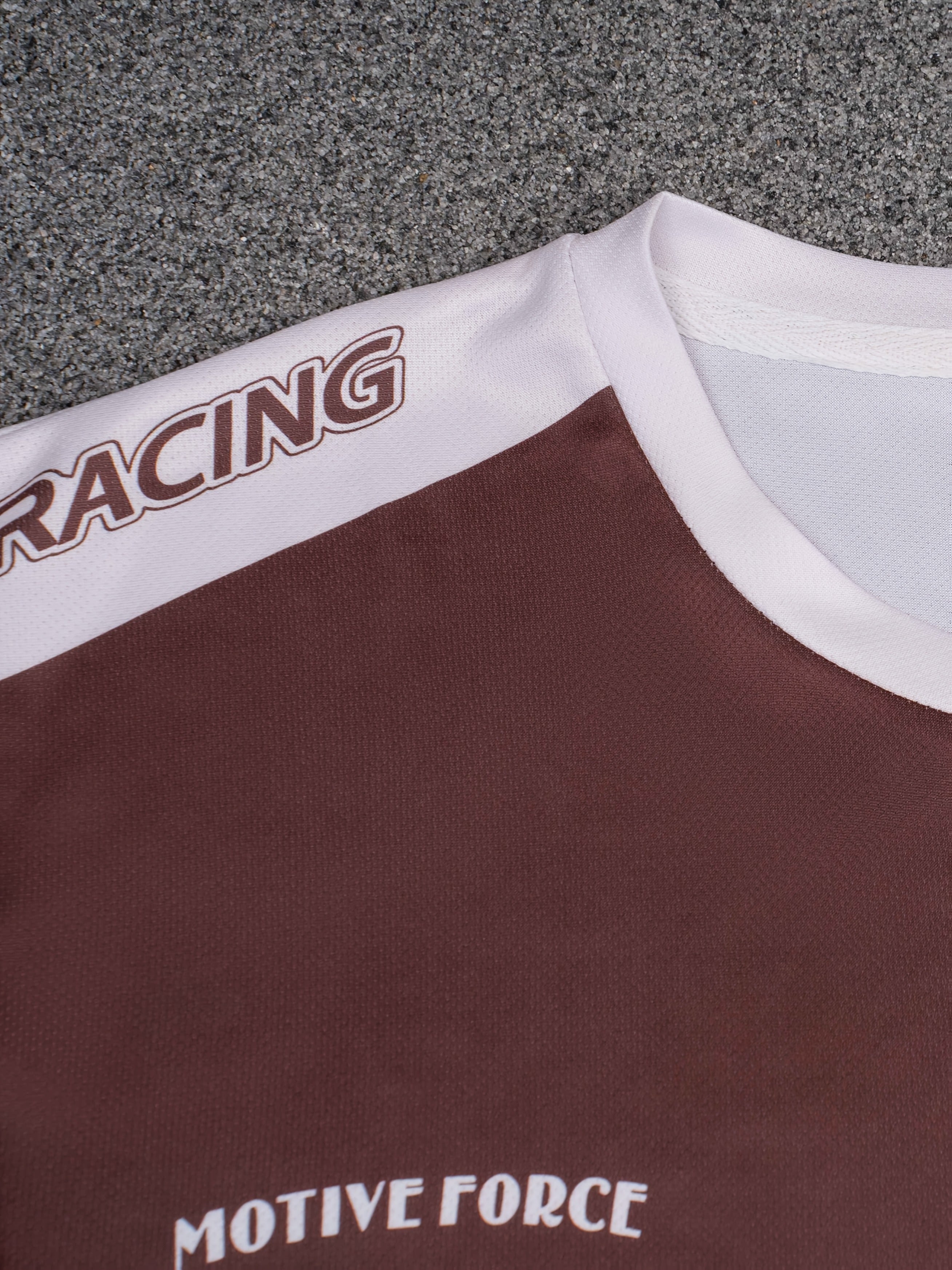 Erkaklar uchun tasodifiy raqamli bosma T-kofta - Los-Anjeles ko'chalar uslubi, polyester, yumshoq bo'yin, qisqa yeng, mashinada yuvish mumkin, jasur grafik bosma va qulay moslik bilan tasodifiy kiyim.