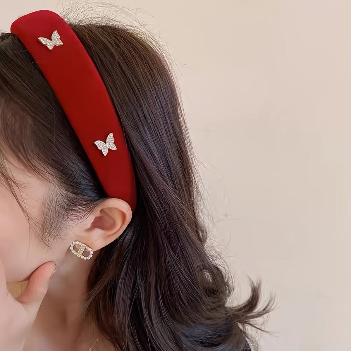 Yangi yuqori sifatli velur bosh bantlari, asalari dizayni, retro mato uslubi, ko'p funksiyali moda aksessuarlari; 1-2 dona.