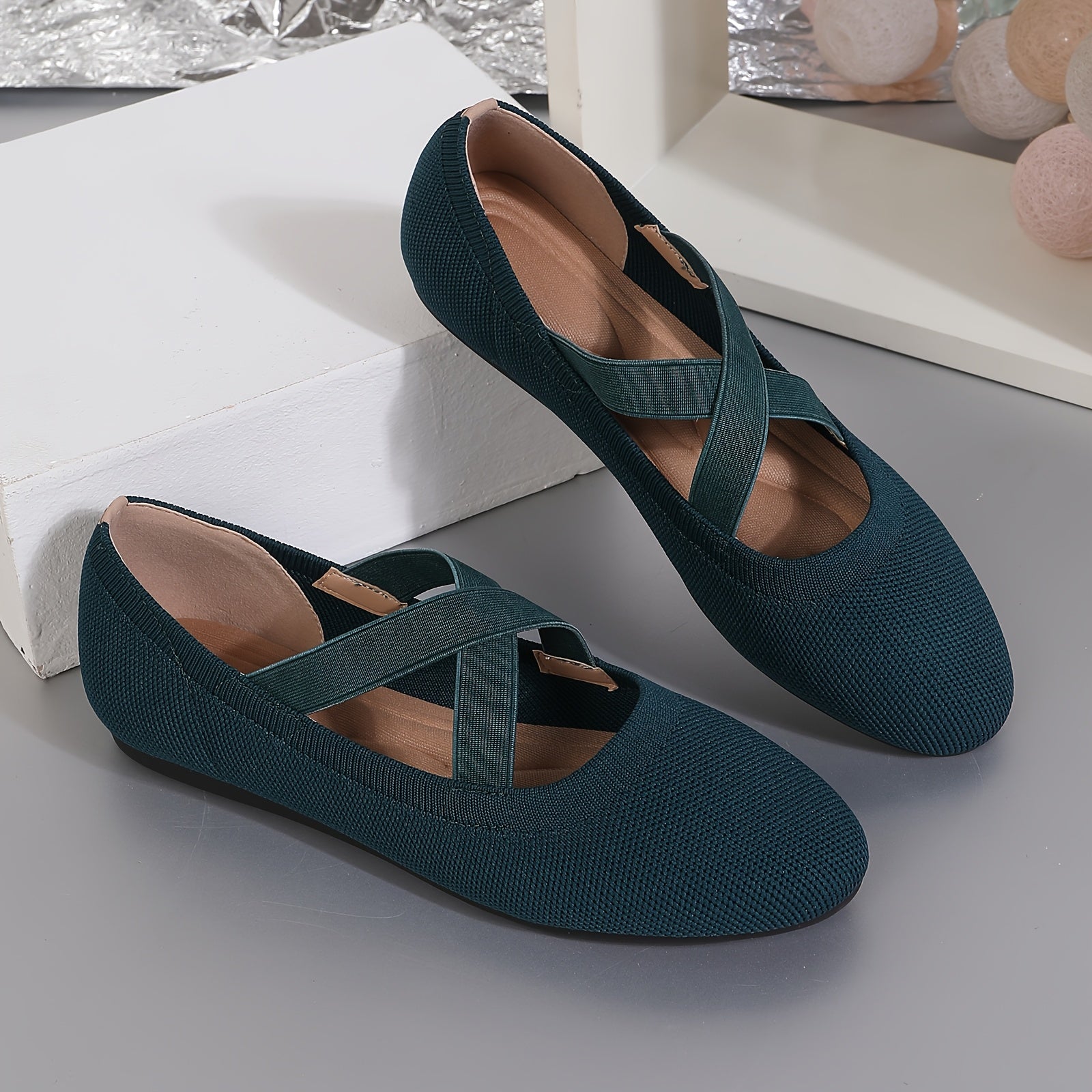 Women's Lightweight Slip-On Flats Breathable Fabric All-Season Casual Formal