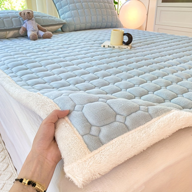 1 dona sutli velur matras, 4 burchakda elastik tasmalari bilan, yumshoq va mashinada yuvish mumkin. Yotoqxona, divan yoki mehmon xona uchun mos.