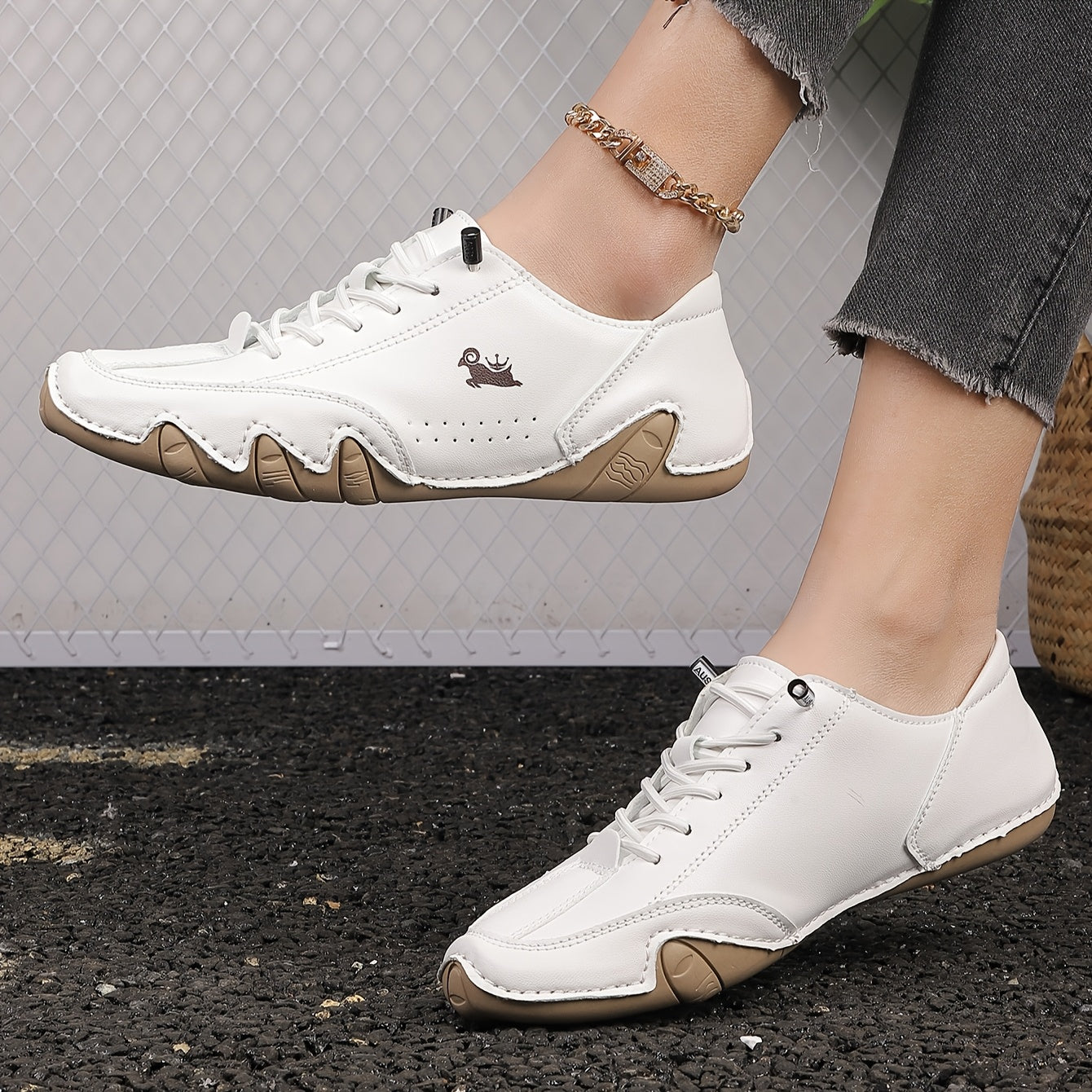 Women's Solid Color Lace Up Sneakers Lightweight Breathable Comfort Shoes
