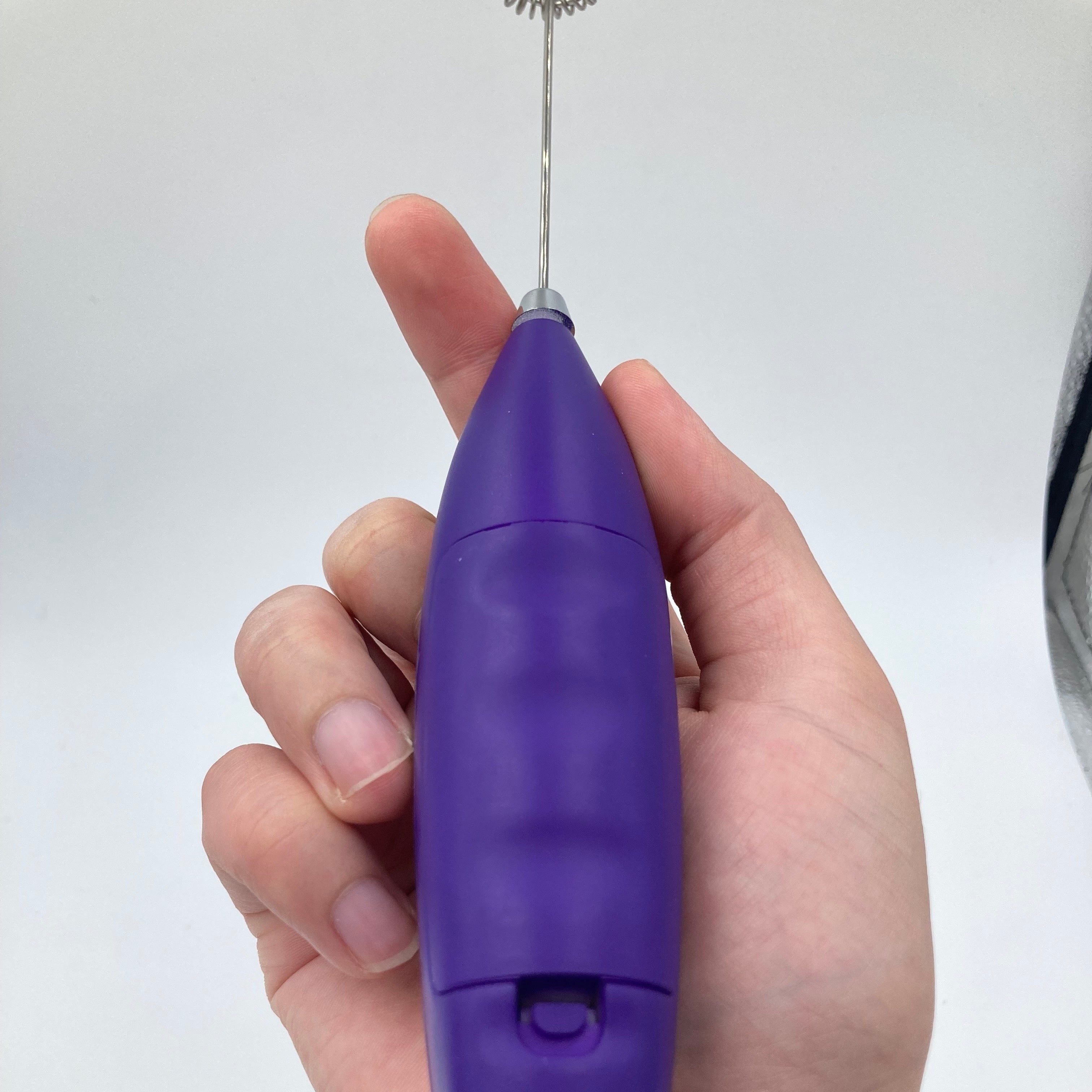 Ishlab chiqaruvchi 2023 yilda eksklyuziv xususiy model ishlab chiqarish uchun mini qahva aralashtirgich va ikki tezlikda ishlaydigan tuxum urish va sut ko'pirtirish moslamasini manba qiladi.