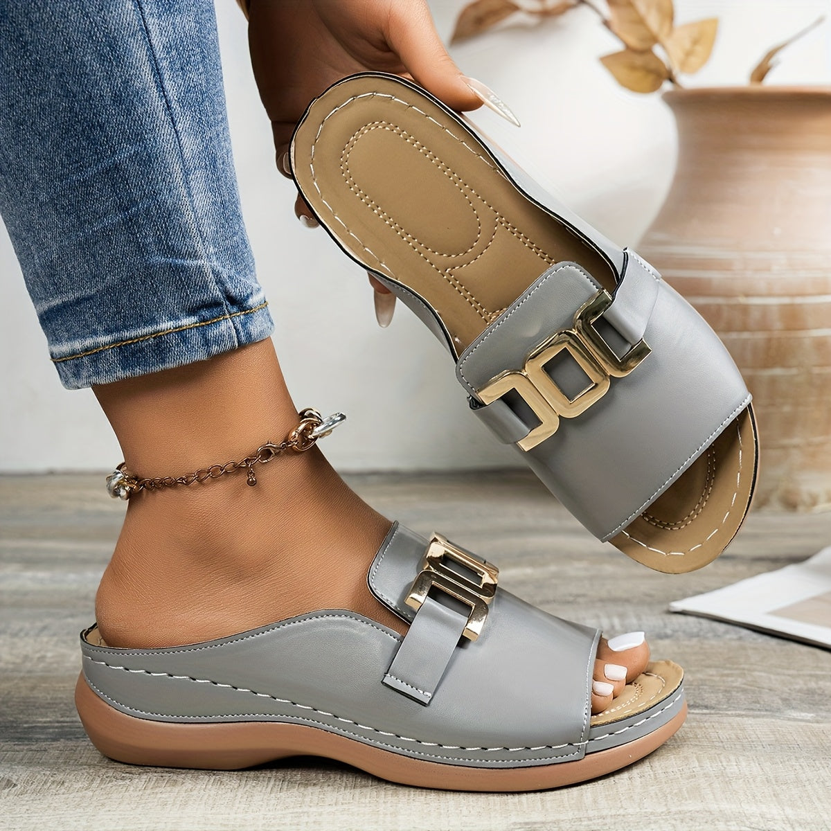 Women's Bohemian Synthetic Peep-Toe Flat Casual Beach Shoes White Brown