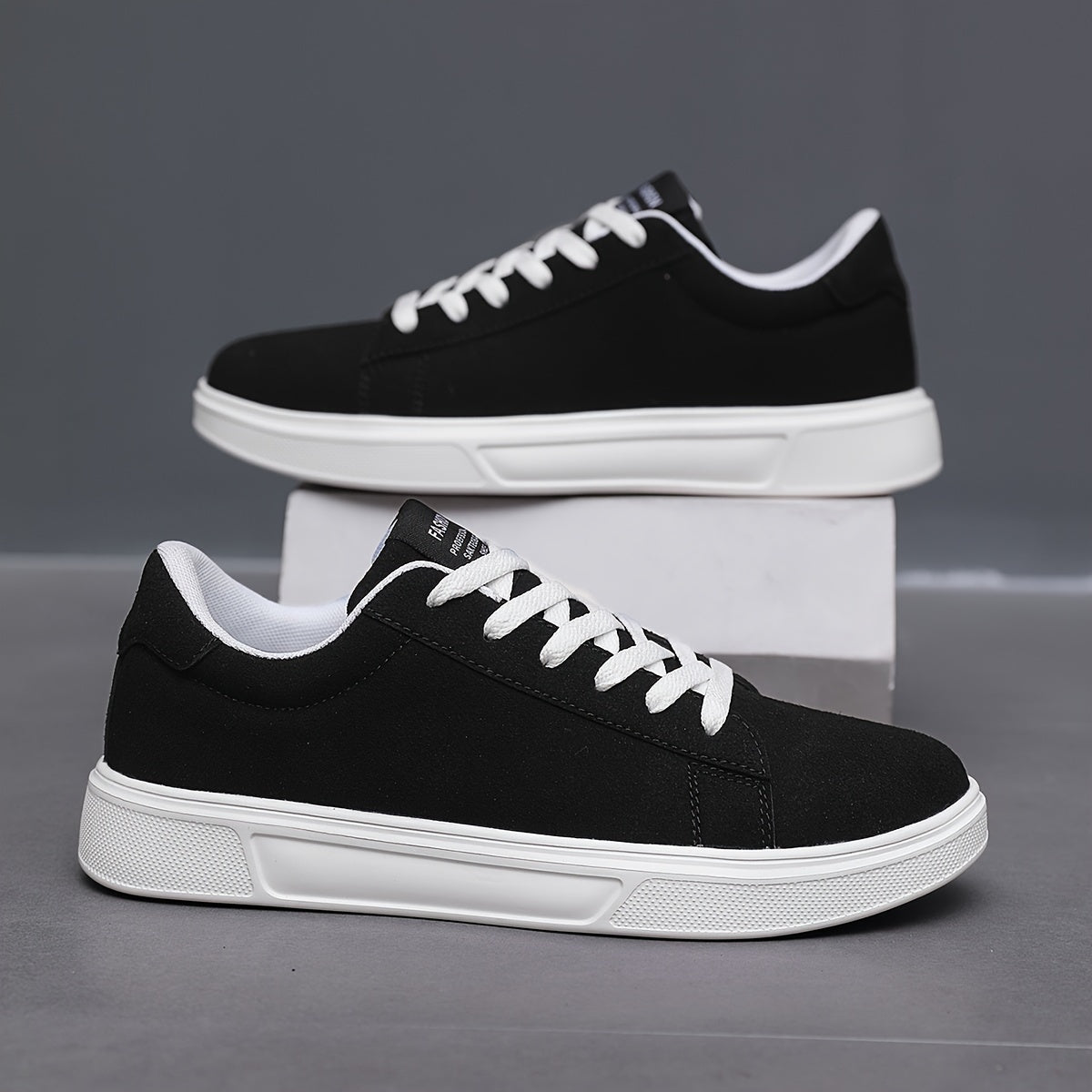 Men's Low Top Lace Up Skate Shoes Non Slip Durable Casual Sneakers for Outdoor Activities