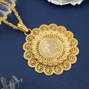 Adjustable Gold Zinc Alloy Necklace with Round Flower Pendant for Women