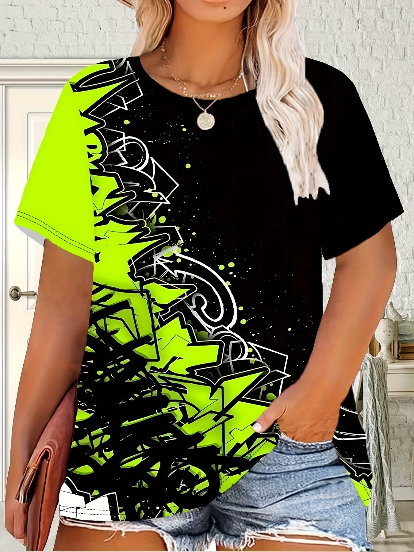 Plus Size Graffiti Print T-Shirt Polyester Short Sleeve Crew Neck Black Green