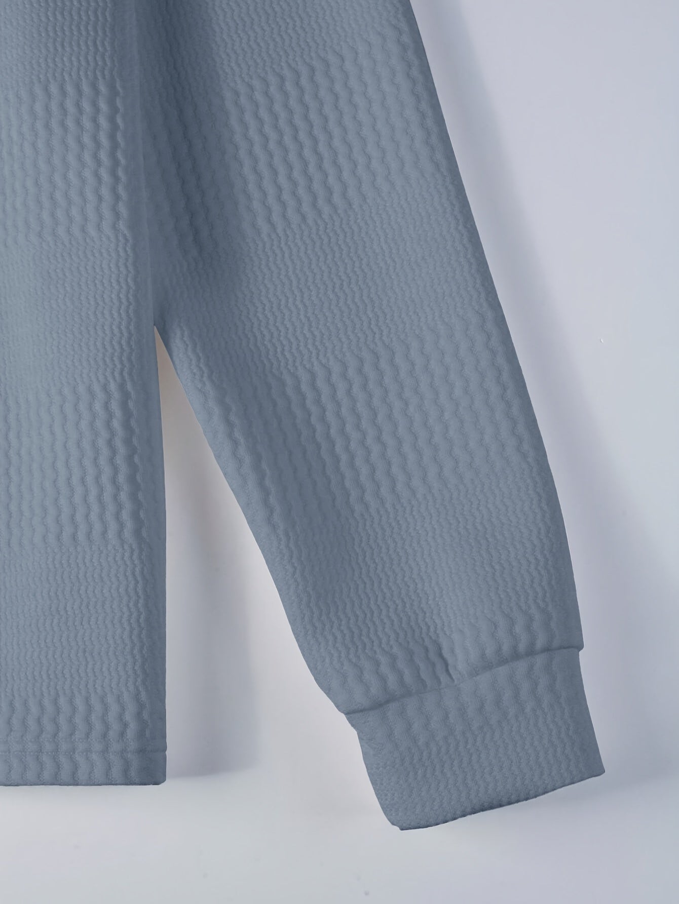 Erkaklar uchun Jakard qisqa yengli ko'ylak: Yoz uchun tasodifiy va tor kesim, sovg'a sifatida berilishi mumkin.