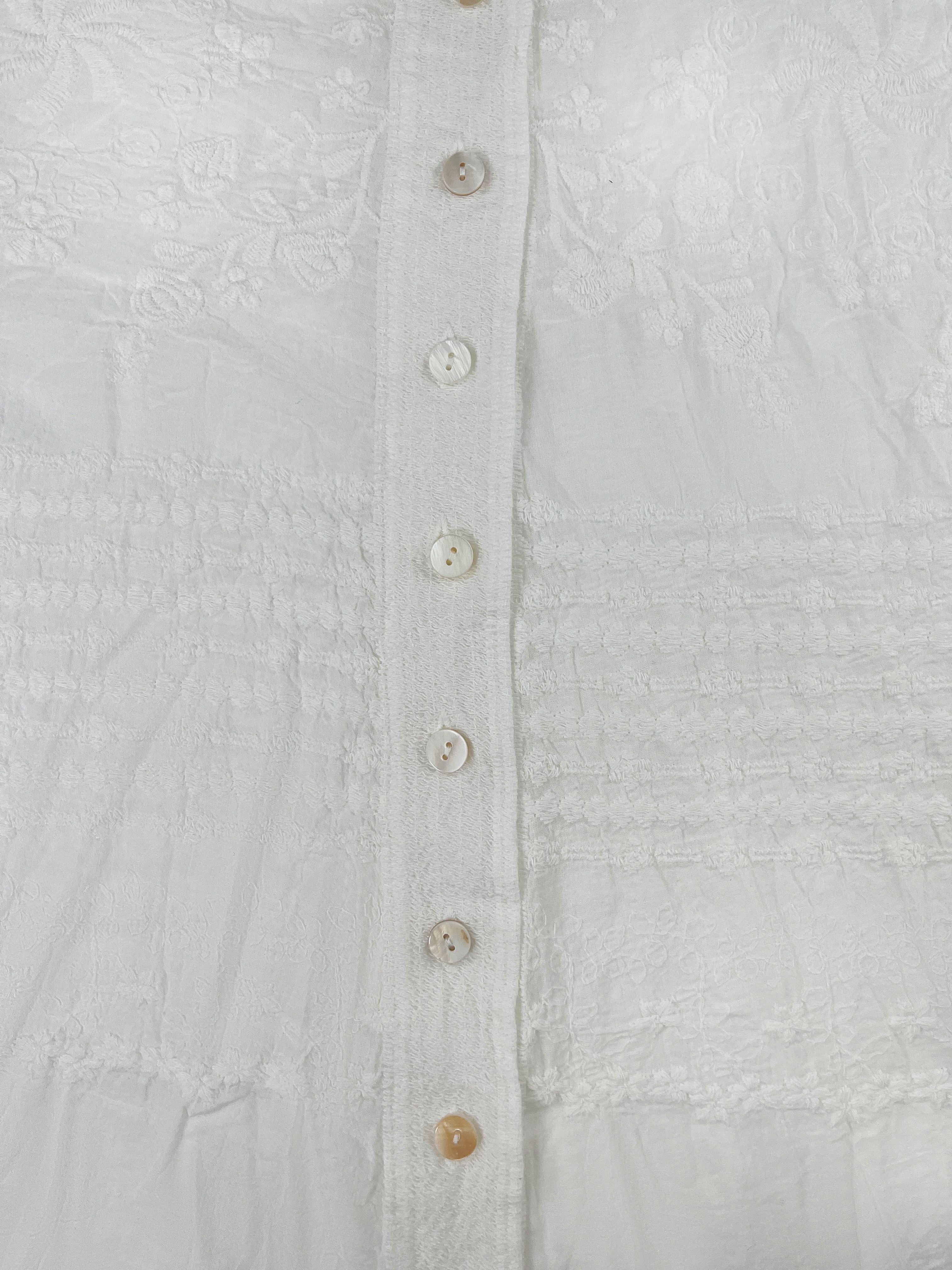 Ayollar uchun fransuz vintage uslubidagi uzun yengli to'qilgan bluzka, bahor va kuz uchun ko'p funksiyali. Tugmachali oq shaffof dantel tafsilotlari bilan keng va qulay dizayn.