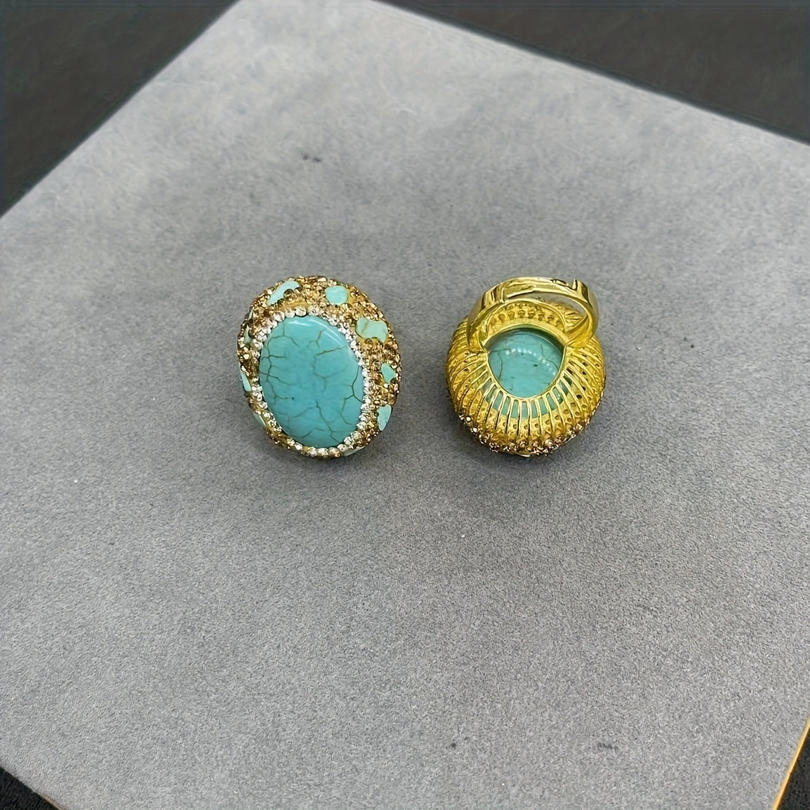 Qo'l mehnati bilan tayyorlangan Etnik Retro Zargarlik - Bohemya Vintage uslubida Turkuaz tosh va Chexiya sun'iy olmos inlay bilan sozlanadigan ochiq kokteyl uzuk