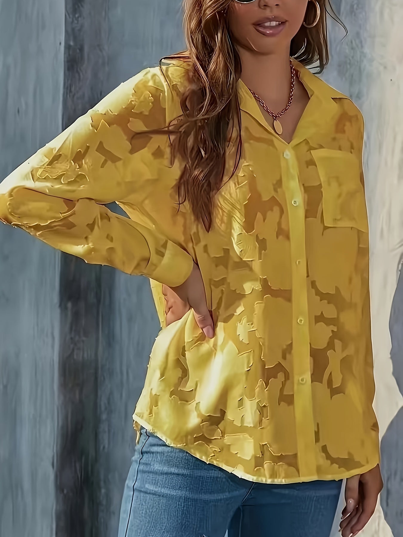 Plus o'lchamdagi ayollar bluzkasi cho'ntak bilan polyester tugma bilan yopiladigan ko'ylak