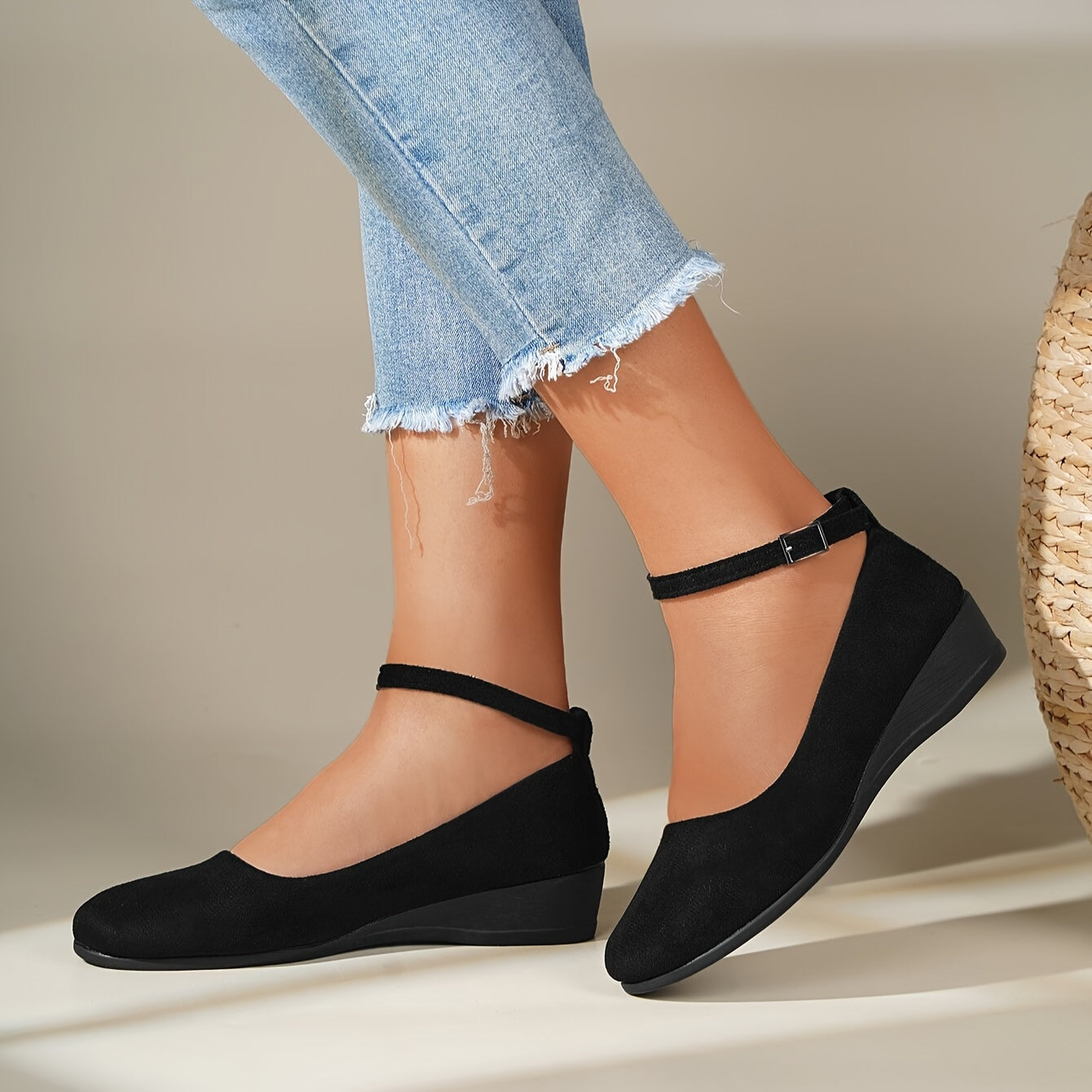 Women's Casual Shoes Low Heel Soft Material Ankle Buckle Strap