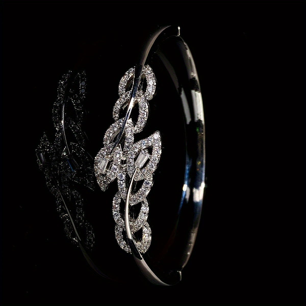 Women's Adjustable Leaf Design Bracelet with Synthetic Zirconia
