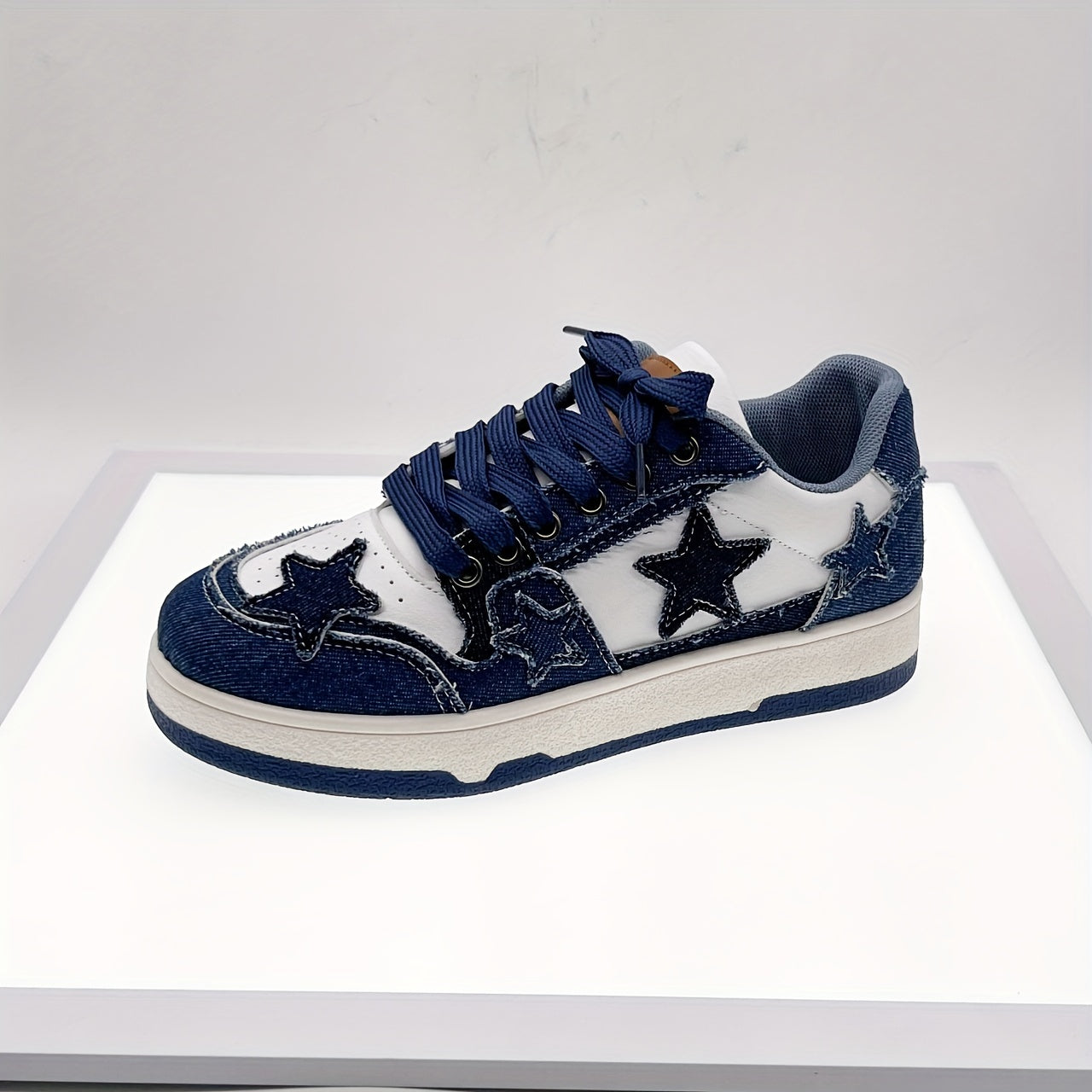 Women's Star Design Low Top Colorblock Canvas Skate Sneakers