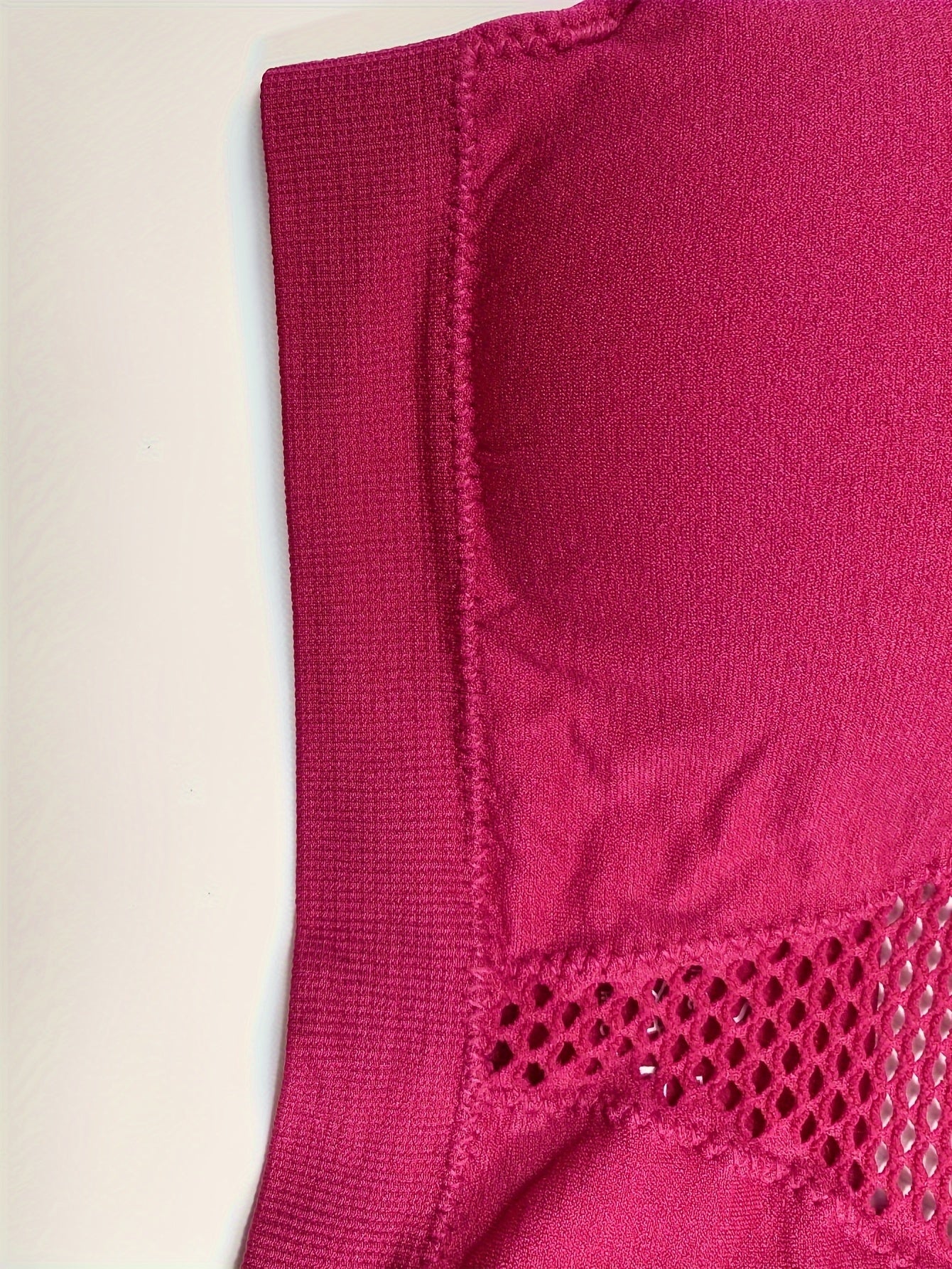 Women's Plus Size Sports Bralette Solid Color Mesh Cross-Back Removable Pads